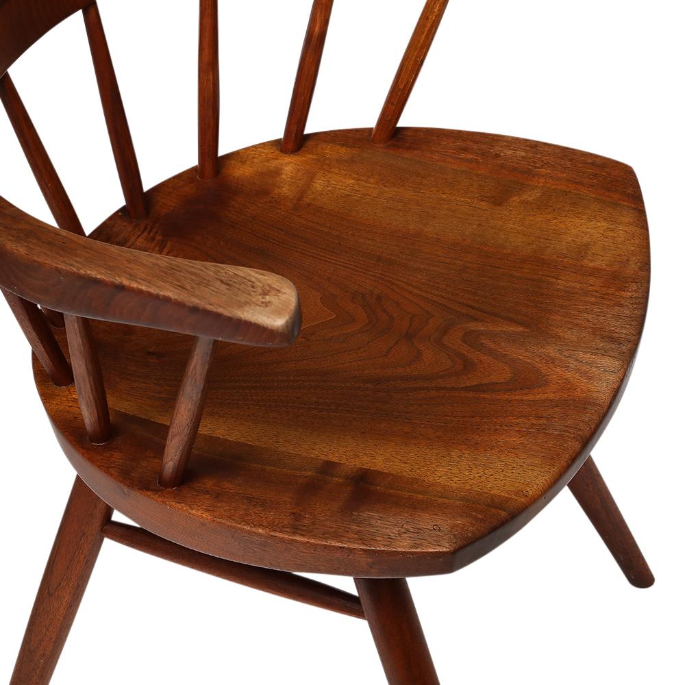 Sillones George Nakashima, nogal negro, firmados con el nombre del cliente en venta 9
