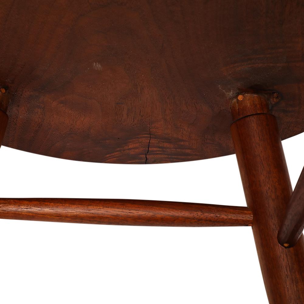 Sillones George Nakashima, nogal negro, firmados con el nombre del cliente en venta 10