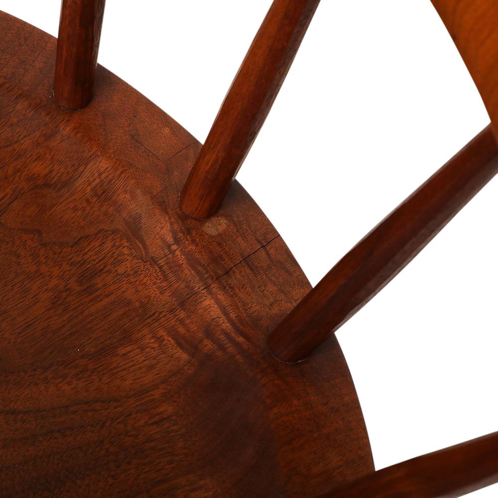 Sillones George Nakashima, nogal negro, firmados con el nombre del cliente Nogal en venta