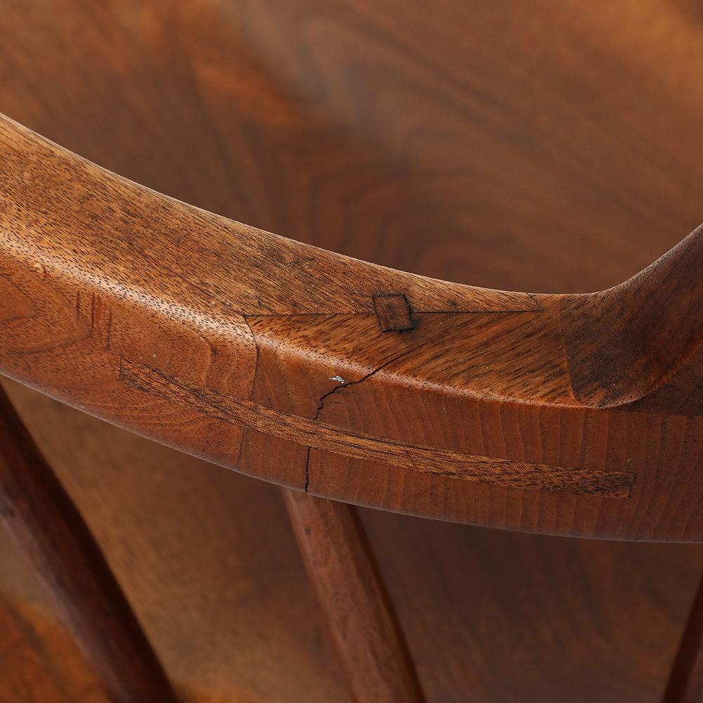 Sillones George Nakashima, nogal negro, firmados con el nombre del cliente en venta 1