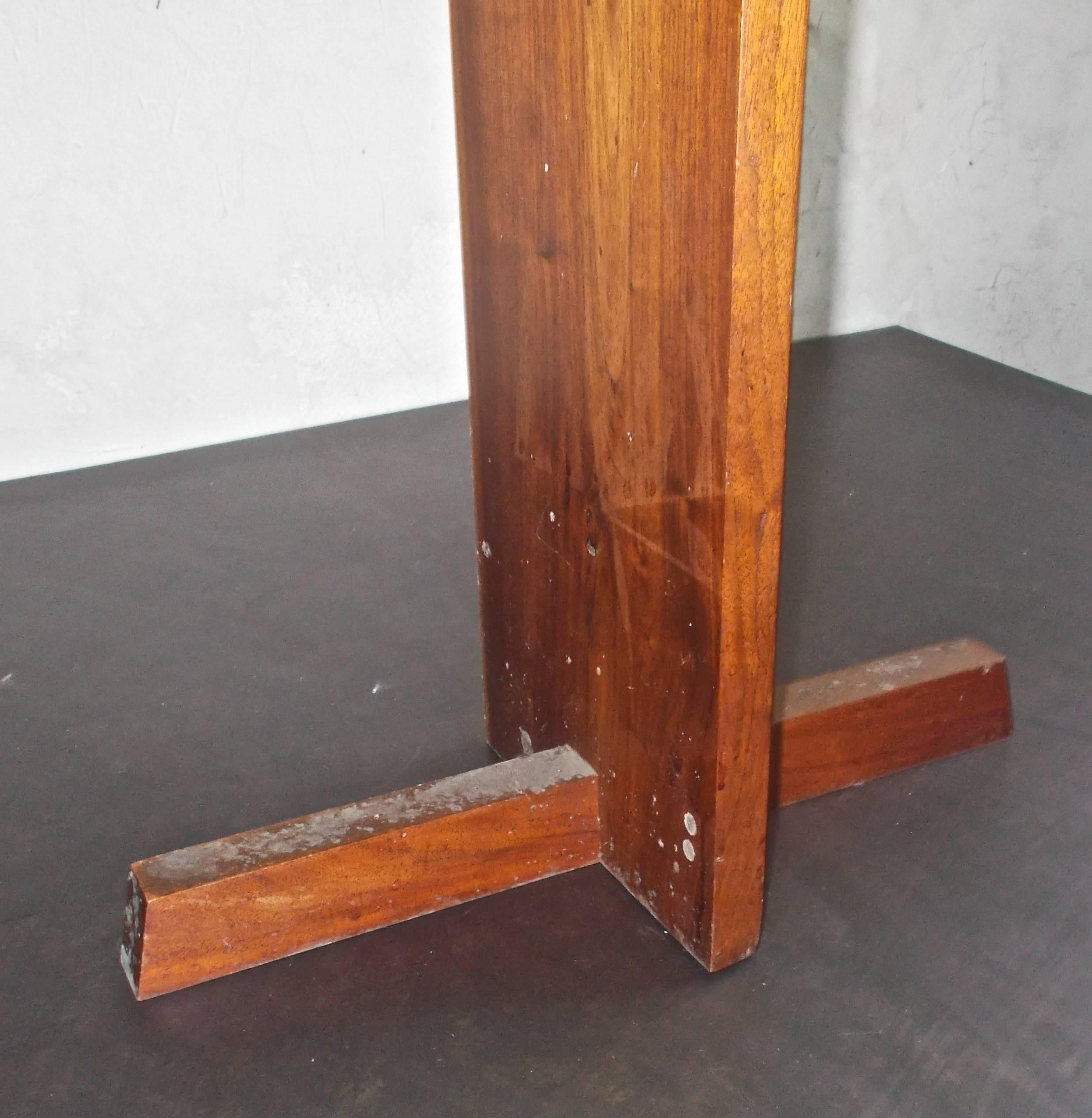 Mid-Century Modern George Nakashima Attributed Walnut 'Minguren' Pedestal Table For Sale