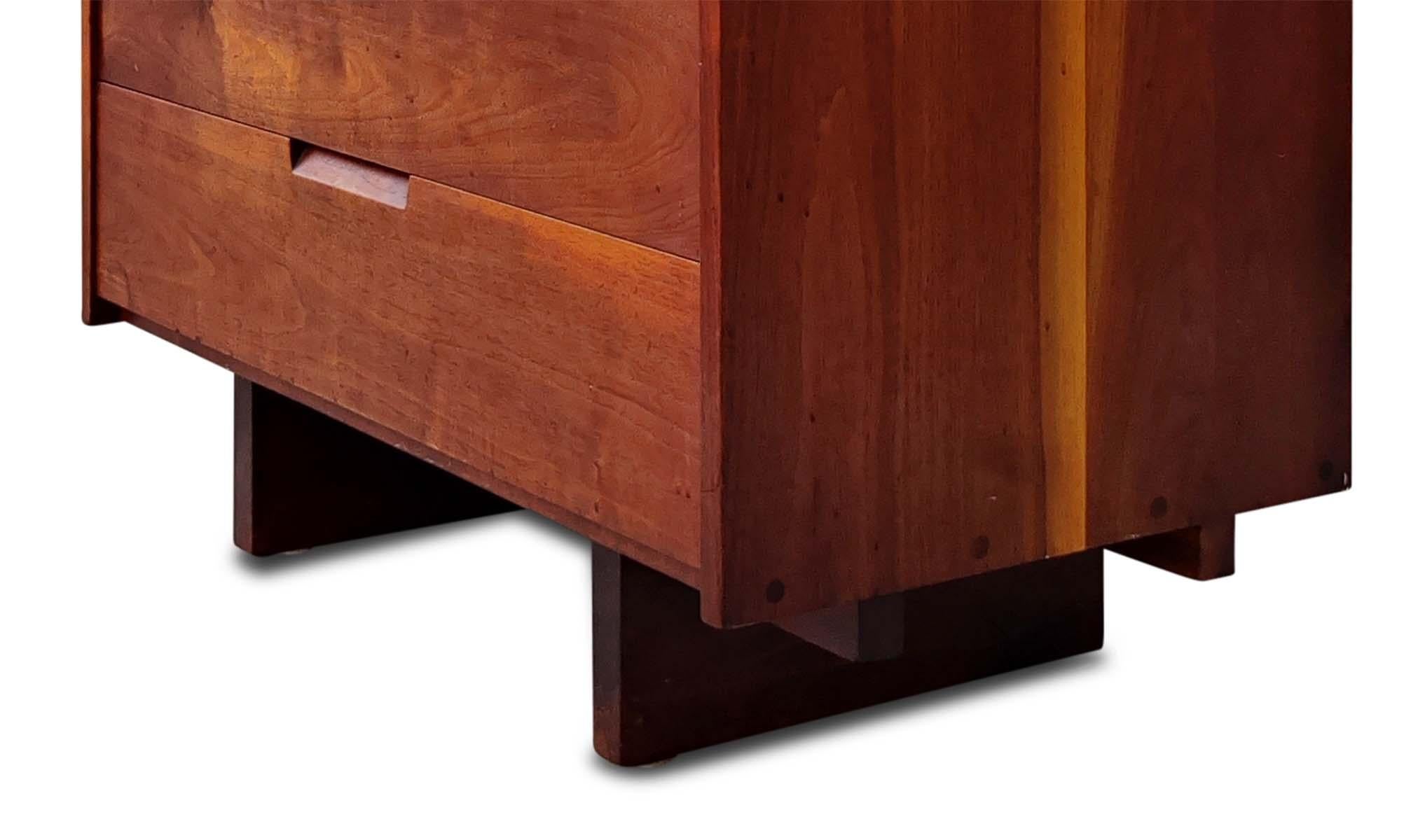 George Nakashima Black Walnut Chest of Drawers with Dovetail Joinery, USA 1960s 5