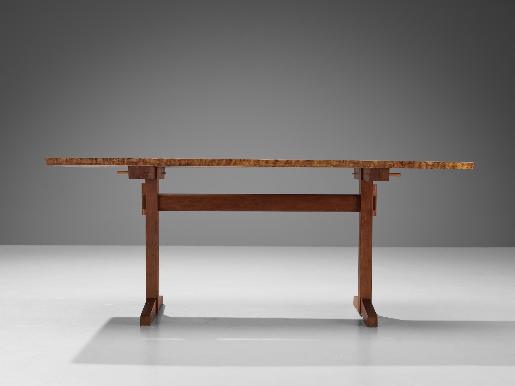 George Nakashima Esstisch in Bootsform auf Böcken im Zustand „Gut“ im Angebot in Waalwijk, NL