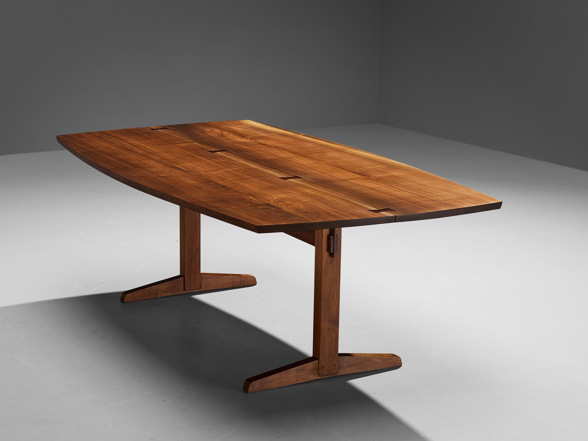 George Nakashima Boat-Shaped Trestle Dining Table in Walnut  In Good Condition For Sale In Waalwijk, NL