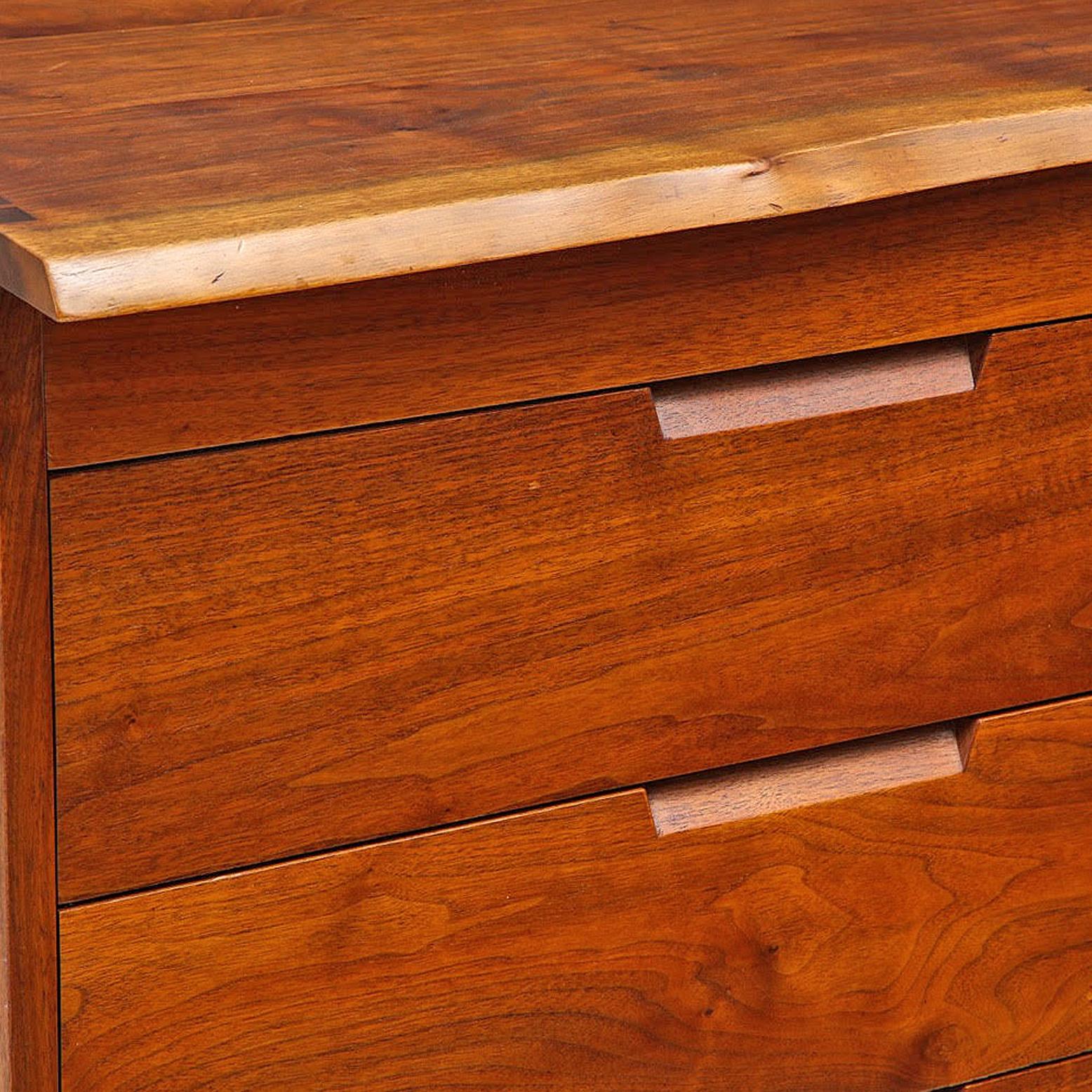 Mid-20th Century George Nakashima Chest of Drawer in Walnut Nakashima Studio