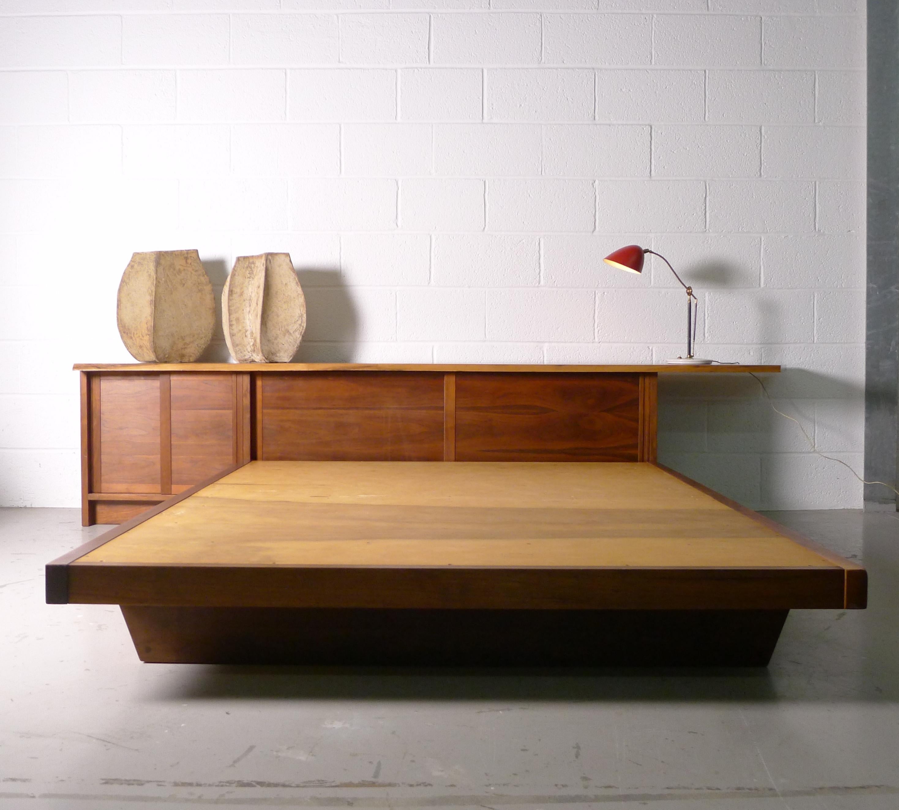 George Nakashima, Conoid Cabinet Headboard and Platform Bed in Walnut, USA 1966 For Sale 1