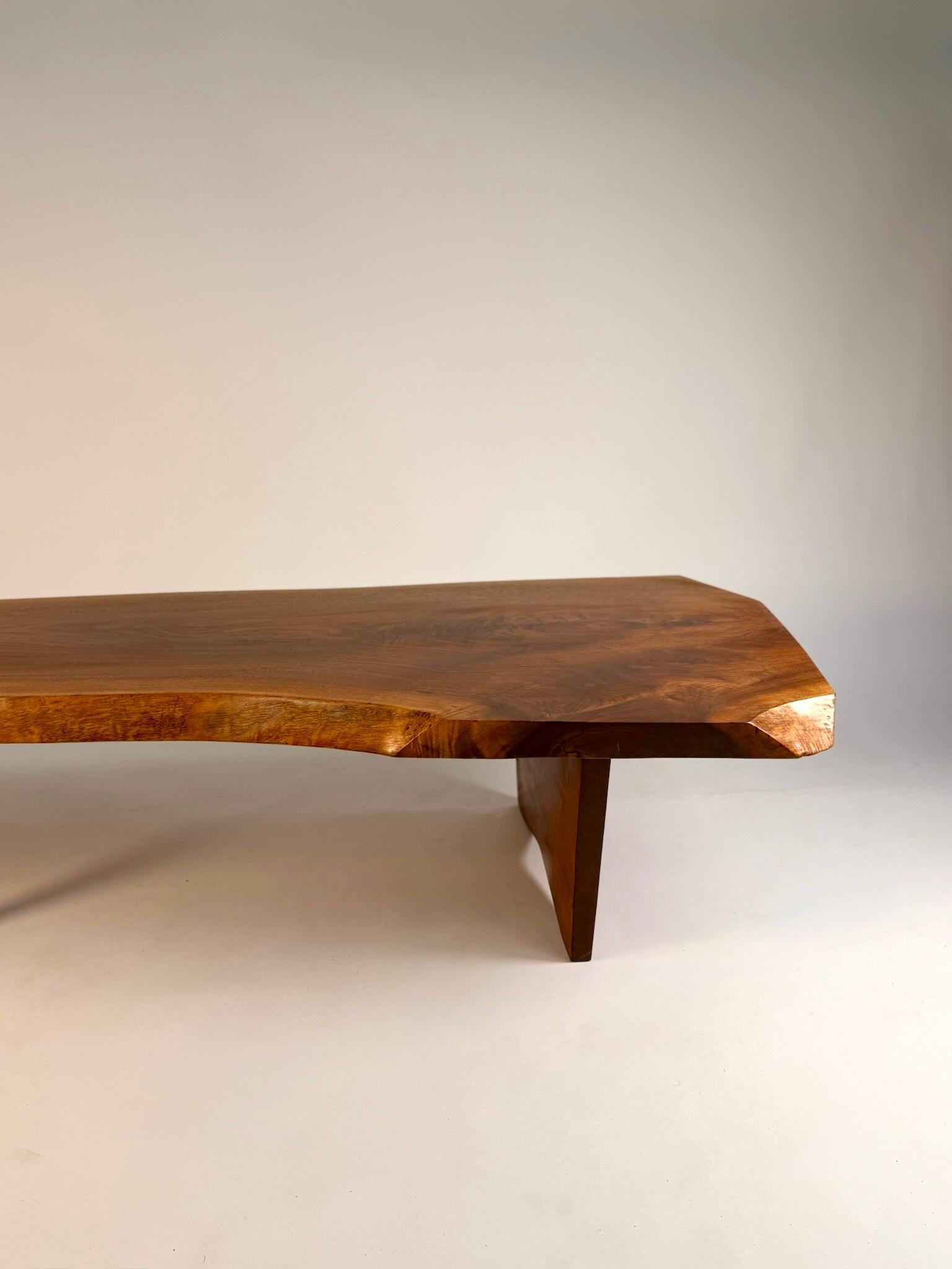 George Nakashima Conoid Coffee Table – English Walnut with Rosewood Butterfly For Sale 4