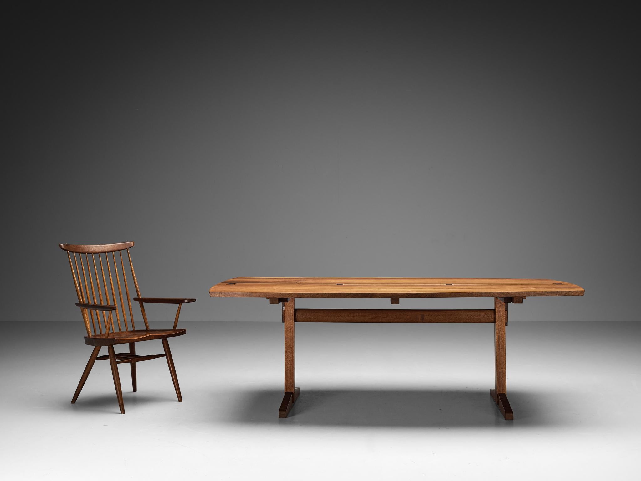 Milieu du XXe siècle Ensemble de salle à manger George Nakashima avec table à manger à tréteaux et chaises « nouvelles »  en vente