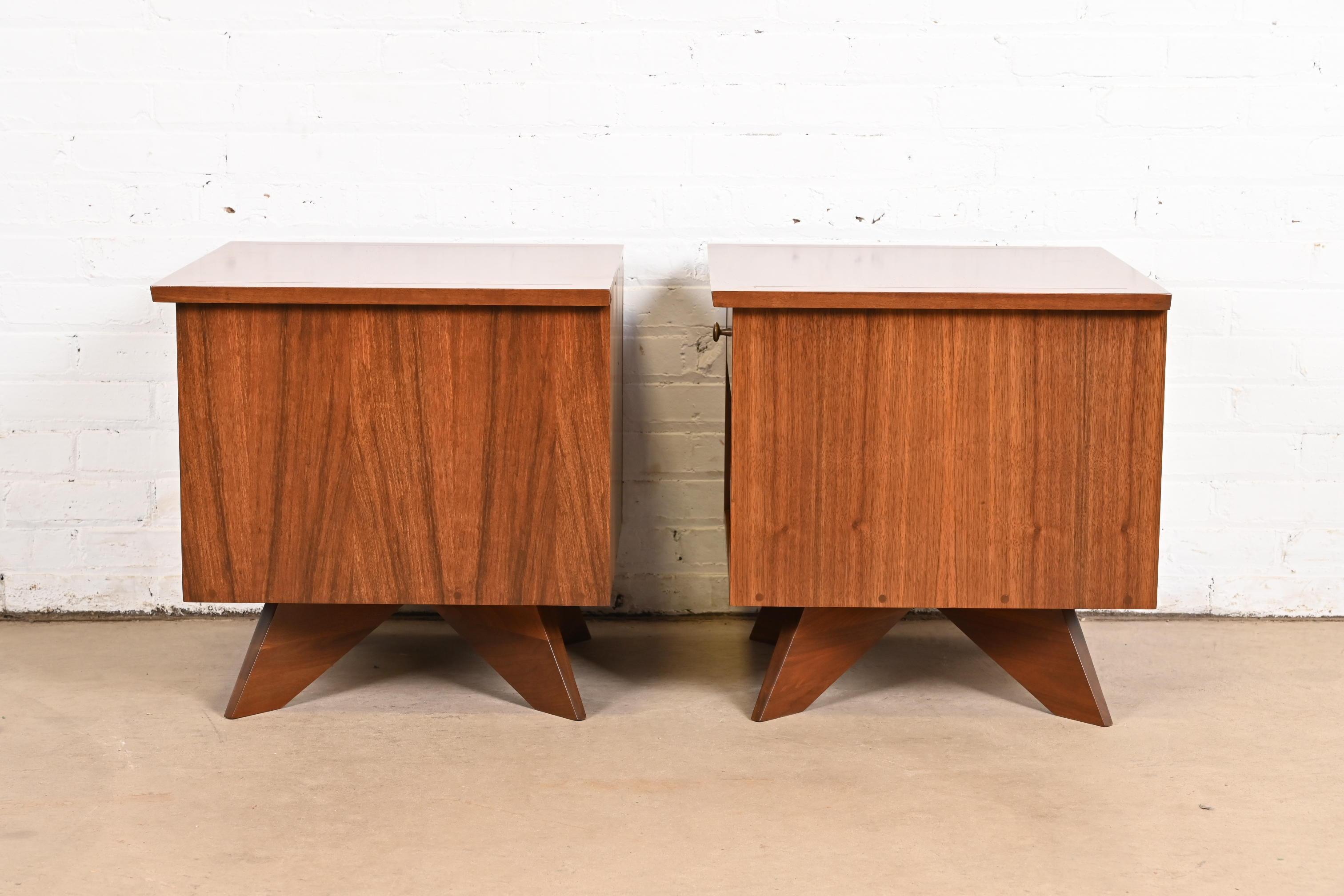 George Nakashima East Indian Laurel Wood Nightstands for Widdicomb, Refinished 3