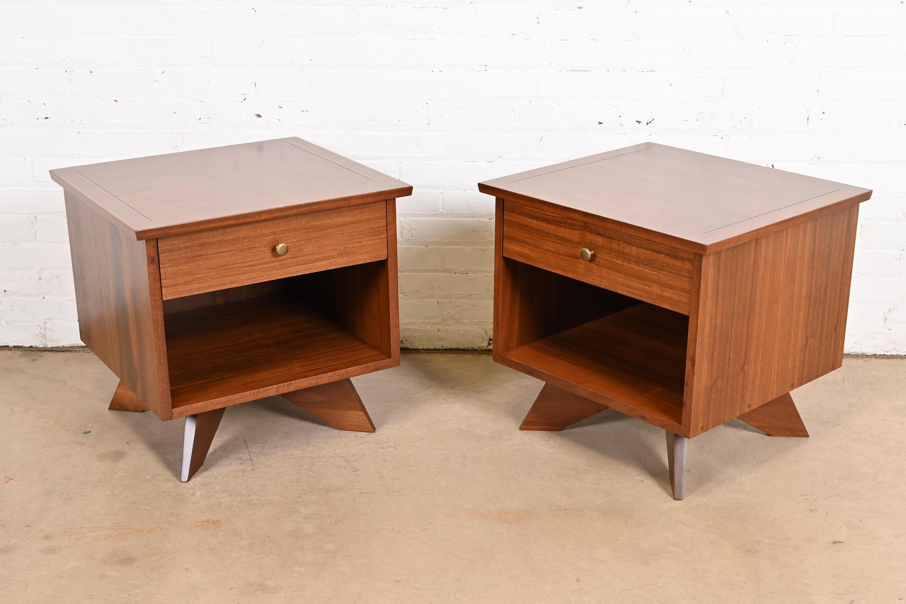 George Nakashima East Indian Laurel Wood Nightstands for Widdicomb, Refinished In Good Condition In South Bend, IN