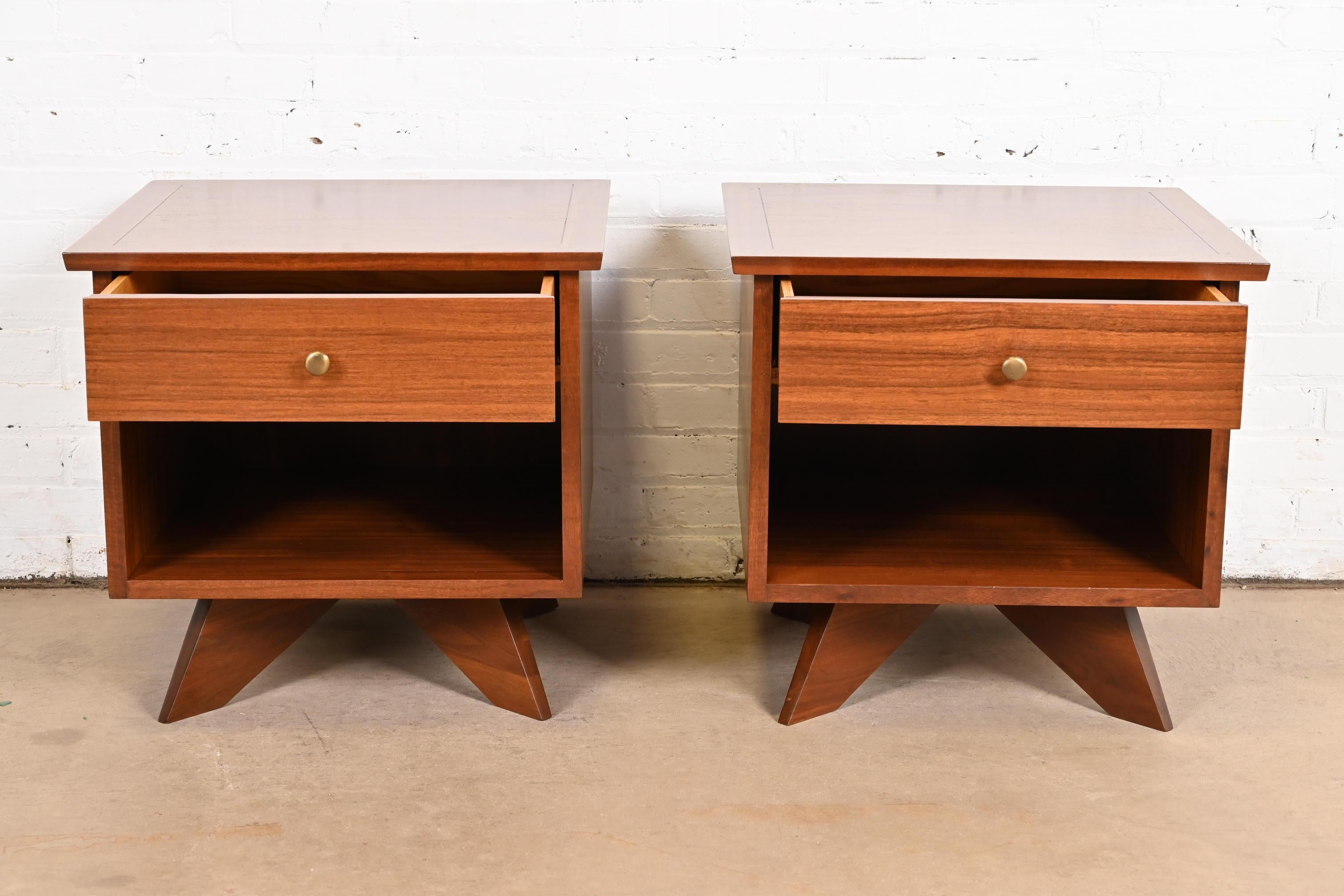 Mid-20th Century George Nakashima East Indian Laurel Wood Nightstands for Widdicomb, Refinished