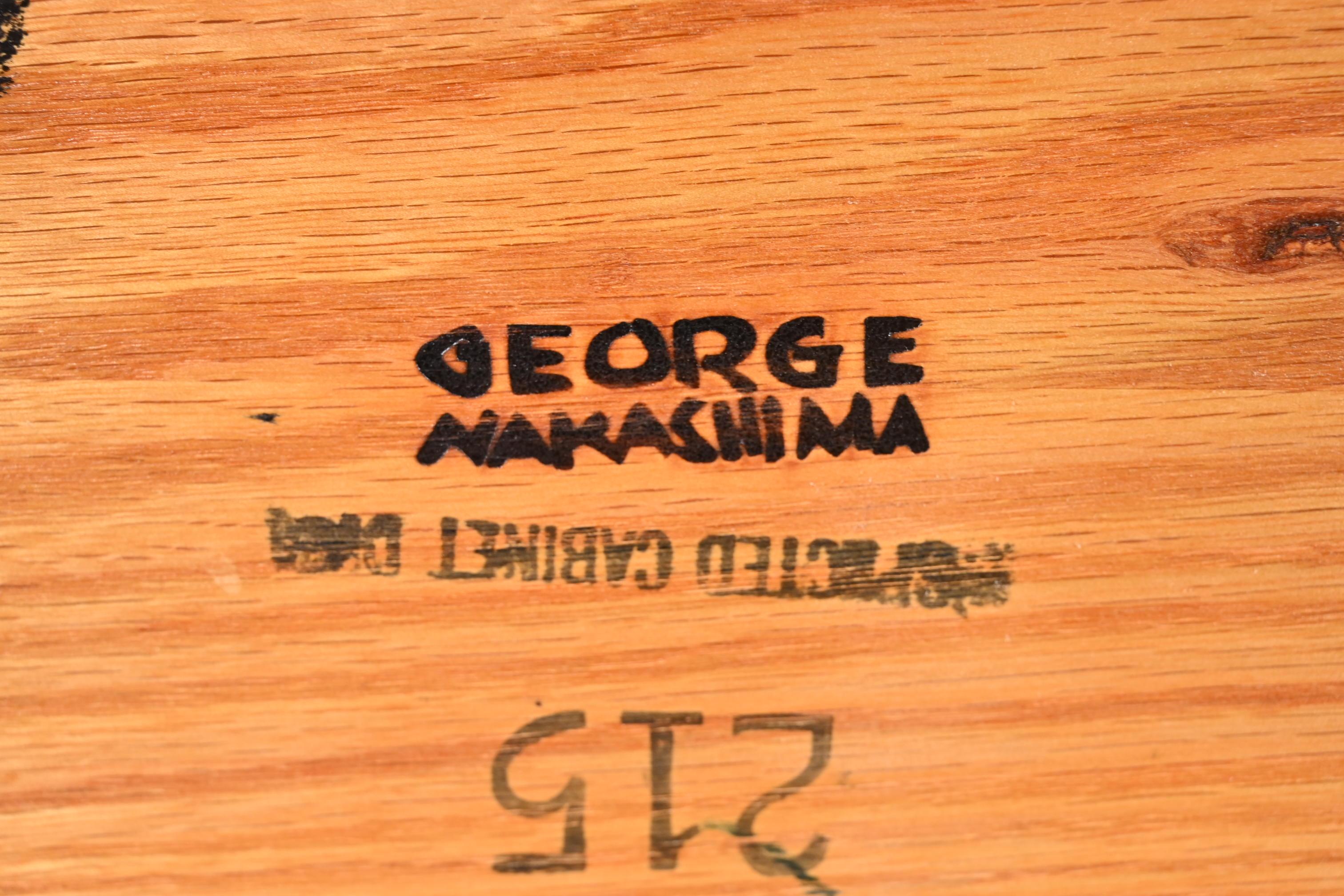 Tables de nuit en bois de laurier des Indes orientales George Nakashima pour Widdicomb, restaurées 5