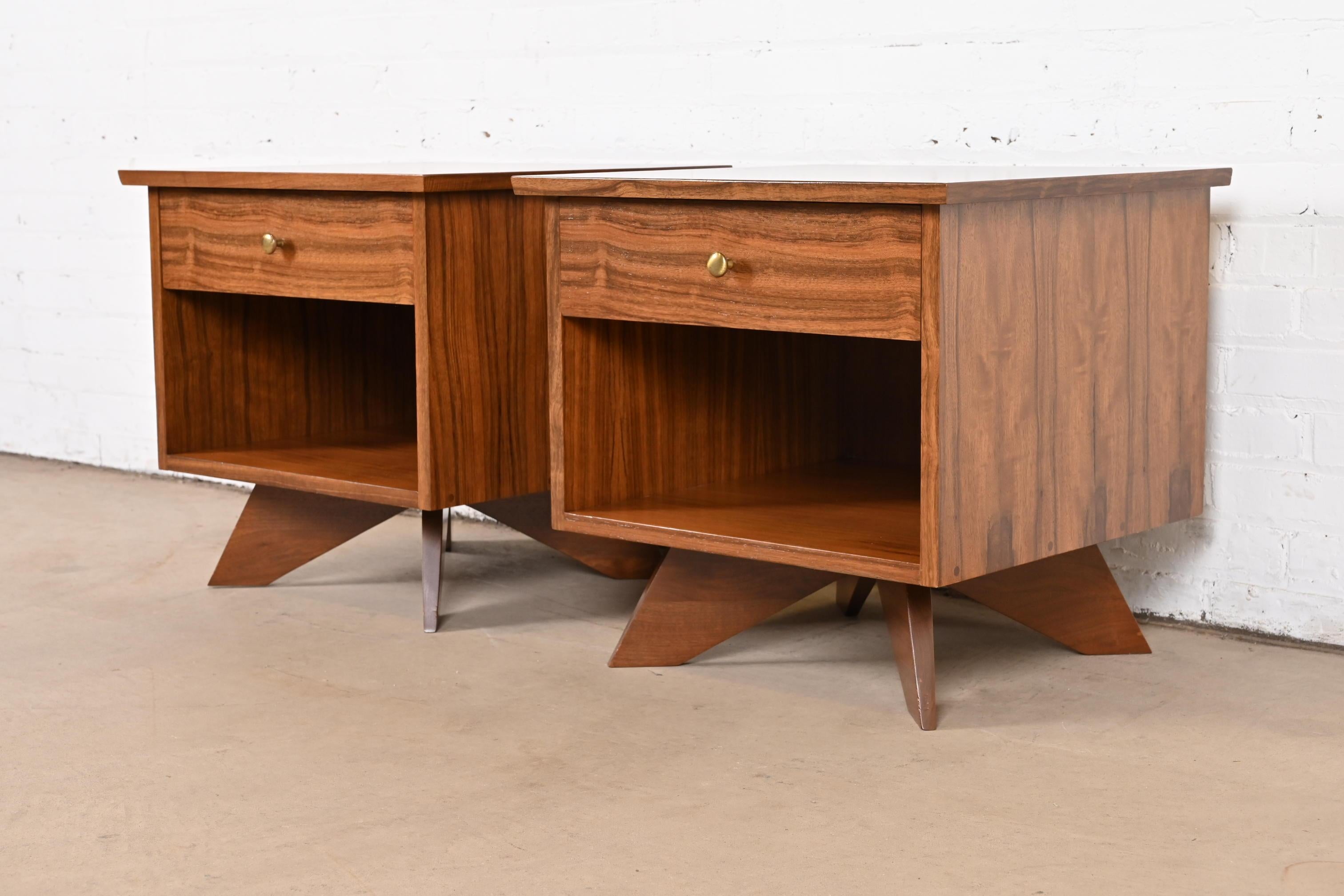 George Nakashima East Indian Laurel Wood Nightstands for Widdicomb, Restored In Good Condition In South Bend, IN