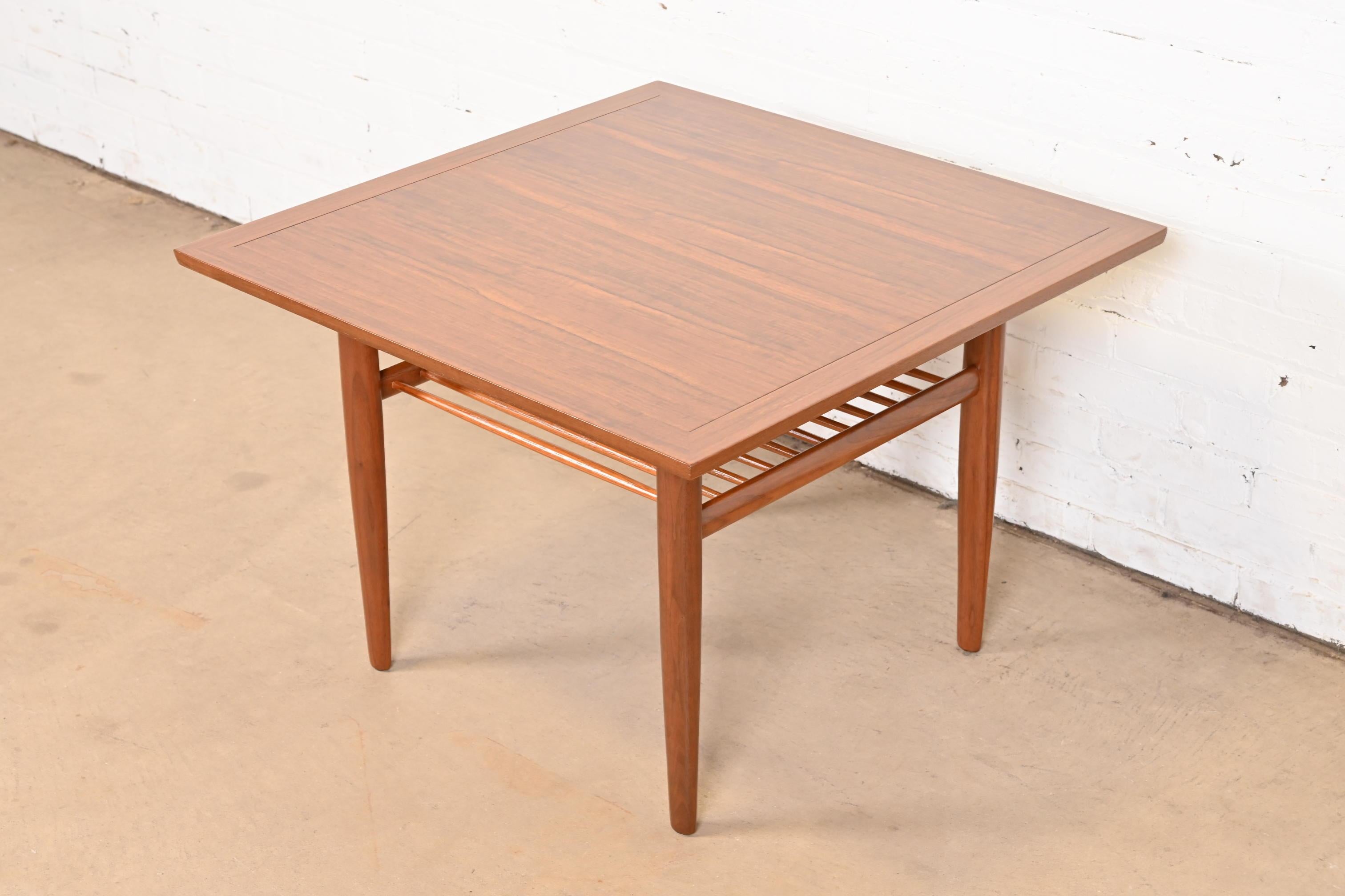 Mid-Century moderno George Nakashima Tavolino o Cocktail in legno di alloro delle Indie Orientali, restaurato in vendita