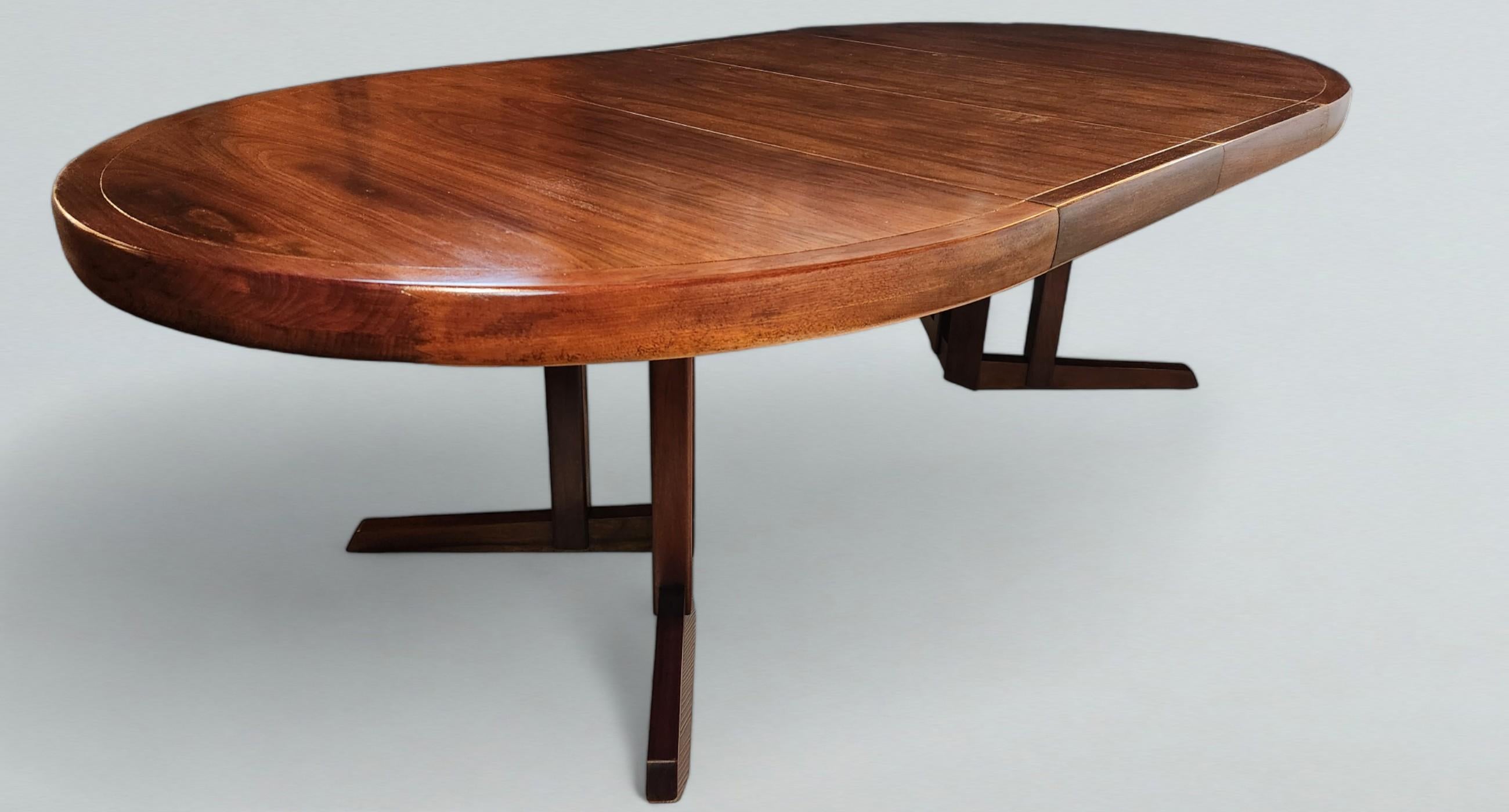 American George Nakashima Extendable Walnut Dining Table Model 277 for Widdicomb, 1959 For Sale