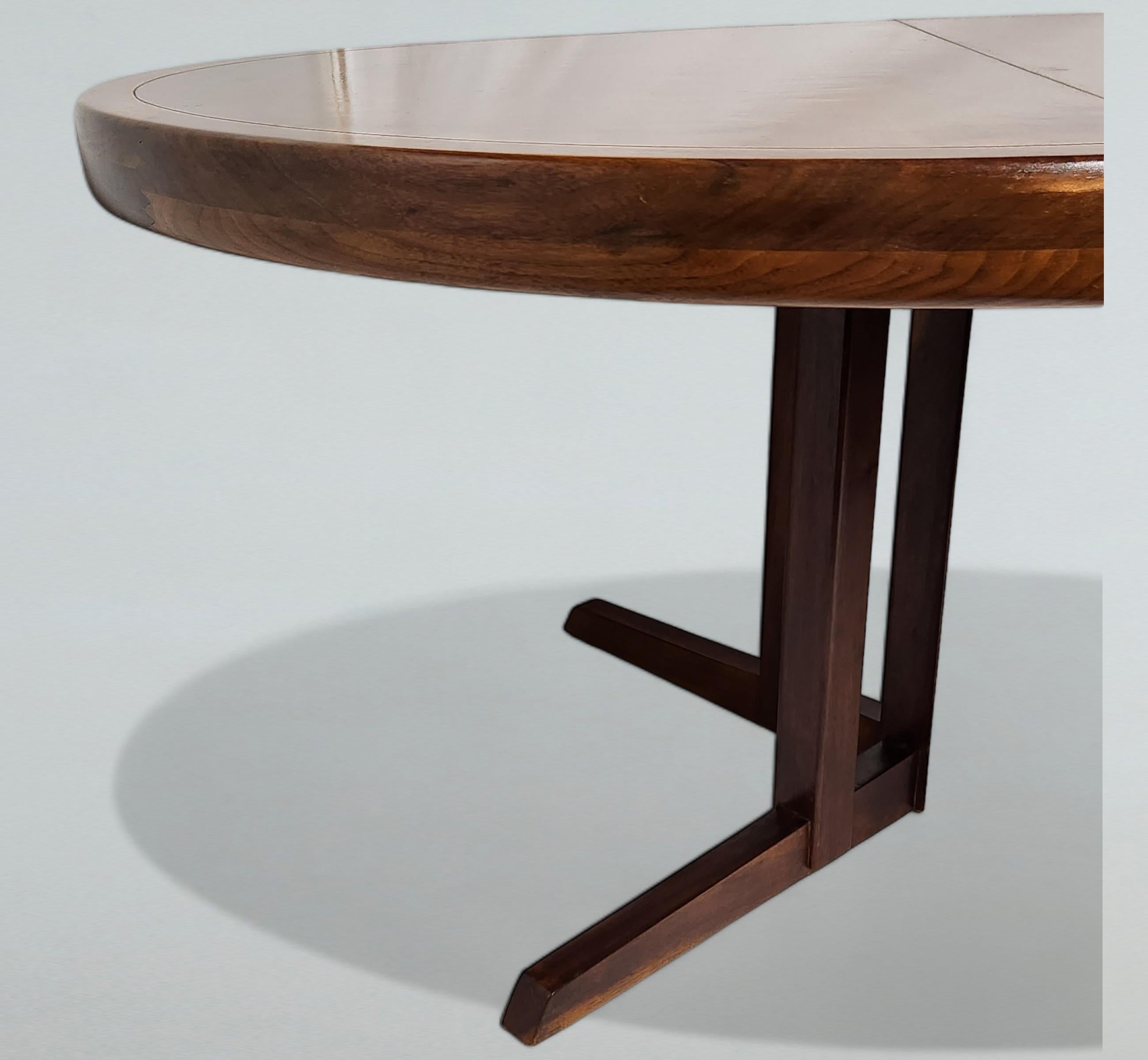George Nakashima Extendable Walnut Dining Table Model 277 for Widdicomb, 1959 For Sale 3
