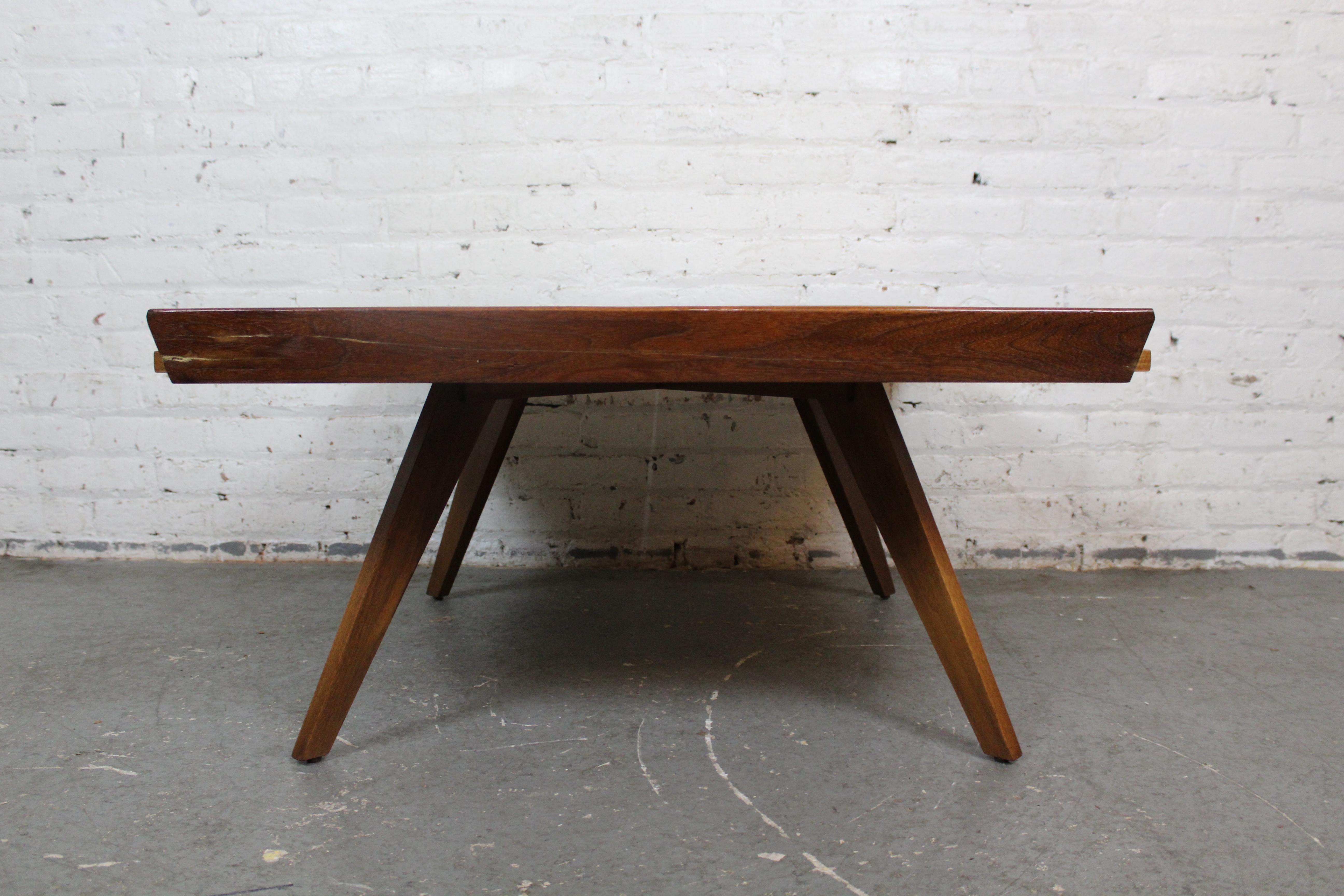 Table à pieds évasés George Nakashima pour Knoll Studio en vente 2