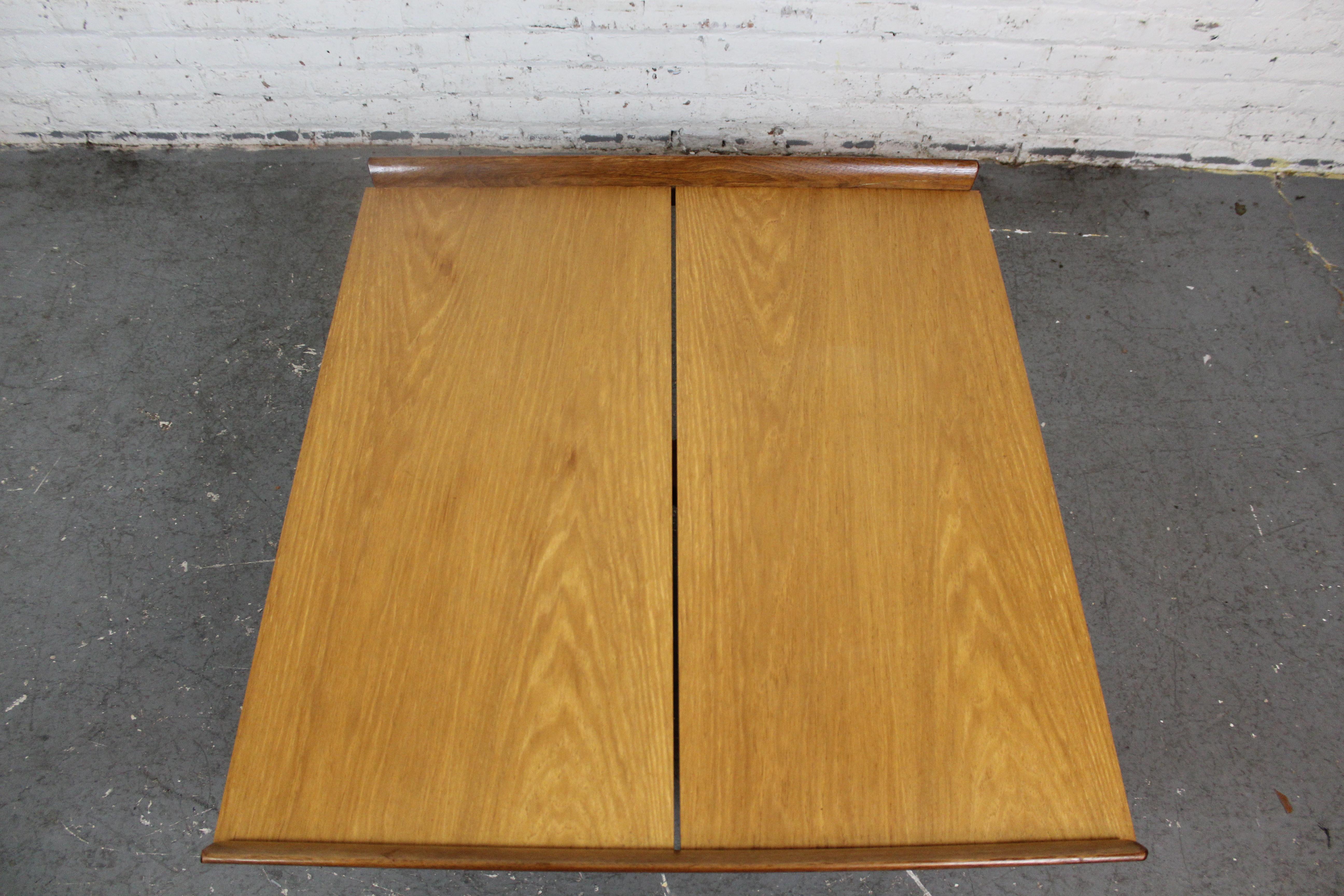Table à pieds évasés George Nakashima pour Knoll Studio en vente 3