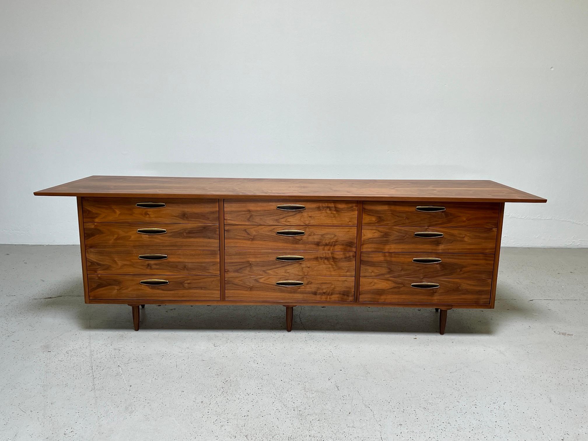 George Nakashima for Widdicomb Dresser In Good Condition In Dallas, TX