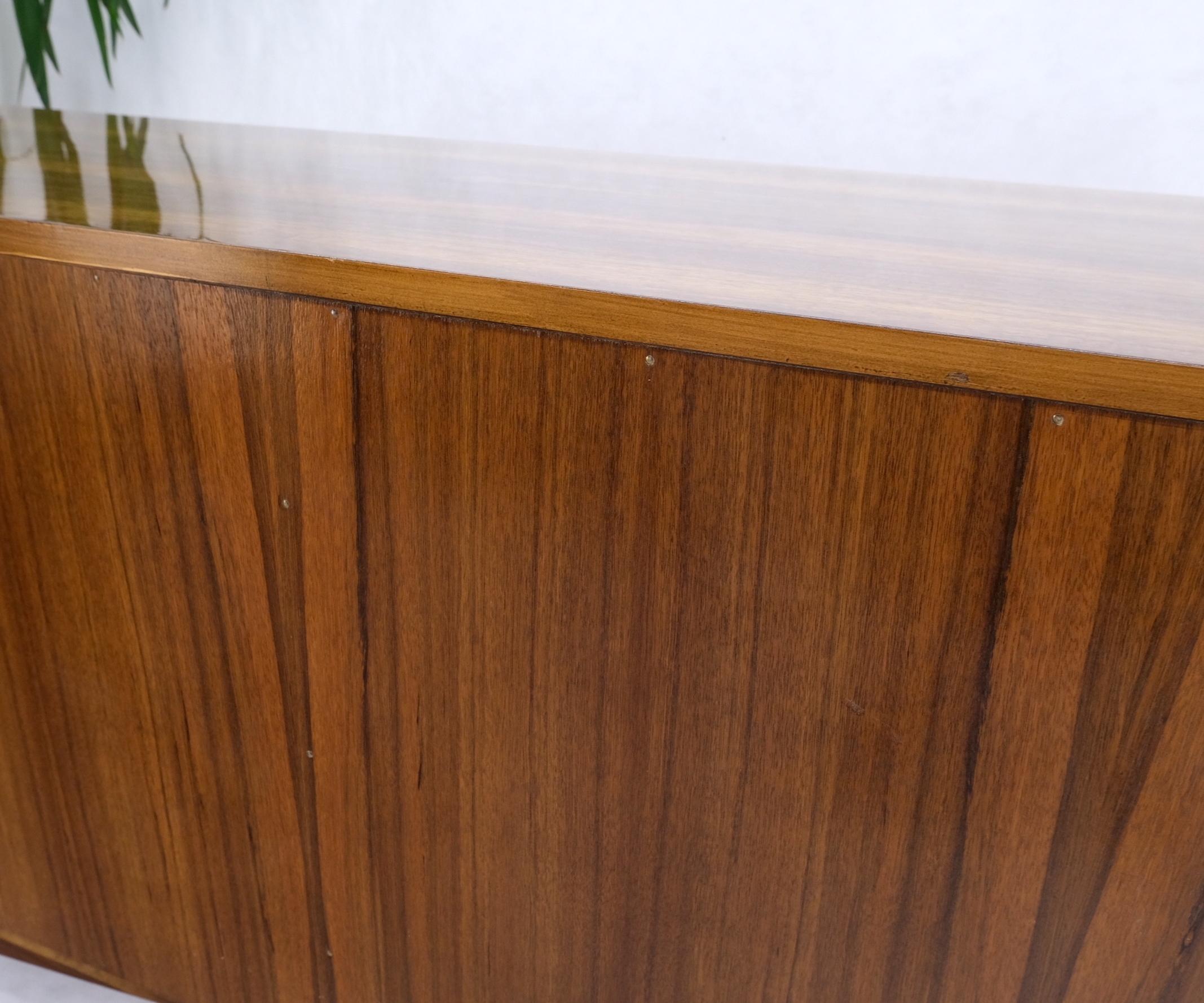 George Nakashima for Widdicomb Long Dresser Credenza Cabinet Burl Slide Doors  en vente 3