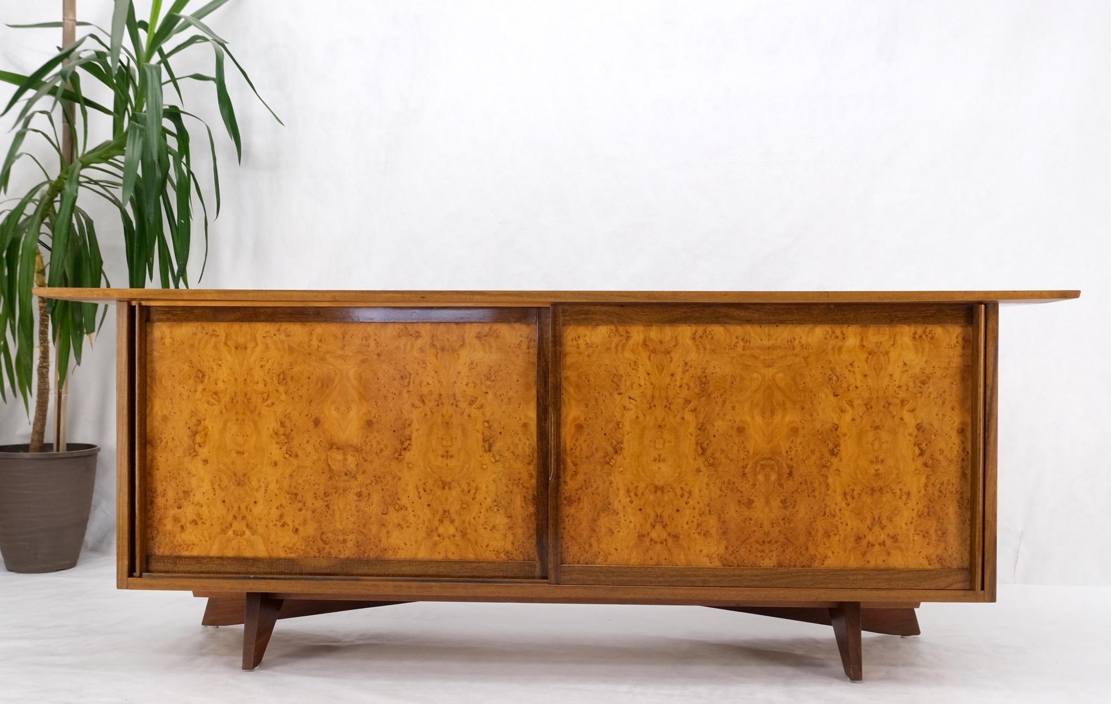 George Nakashima for Widdicomb Long Dresser Credenza Cabinet Burl Slide Doors  en vente 5