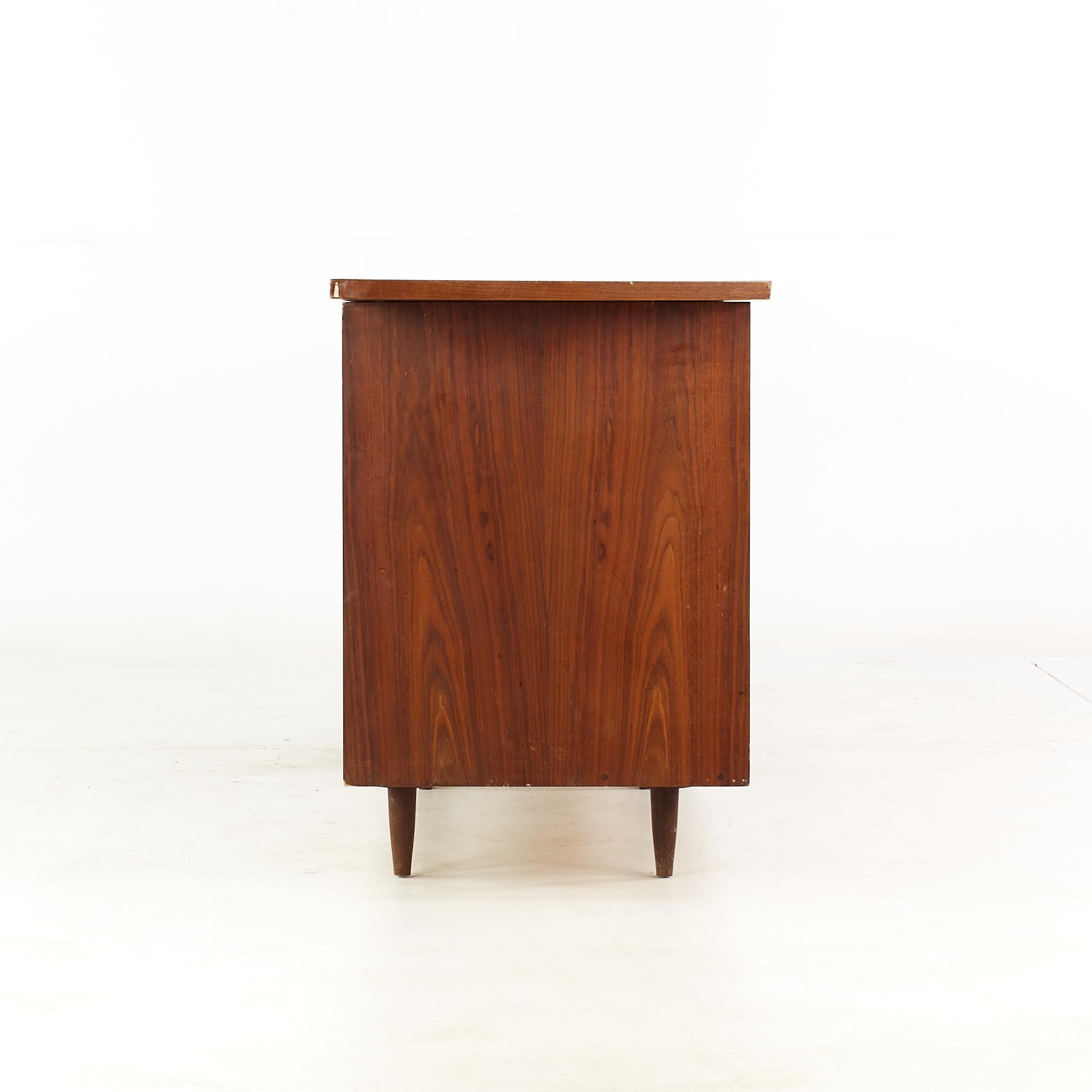 Mid-Century Modern George Nakashima for Widdicomb Mid Century Walnut 9 Drawer Lowboy Dresser