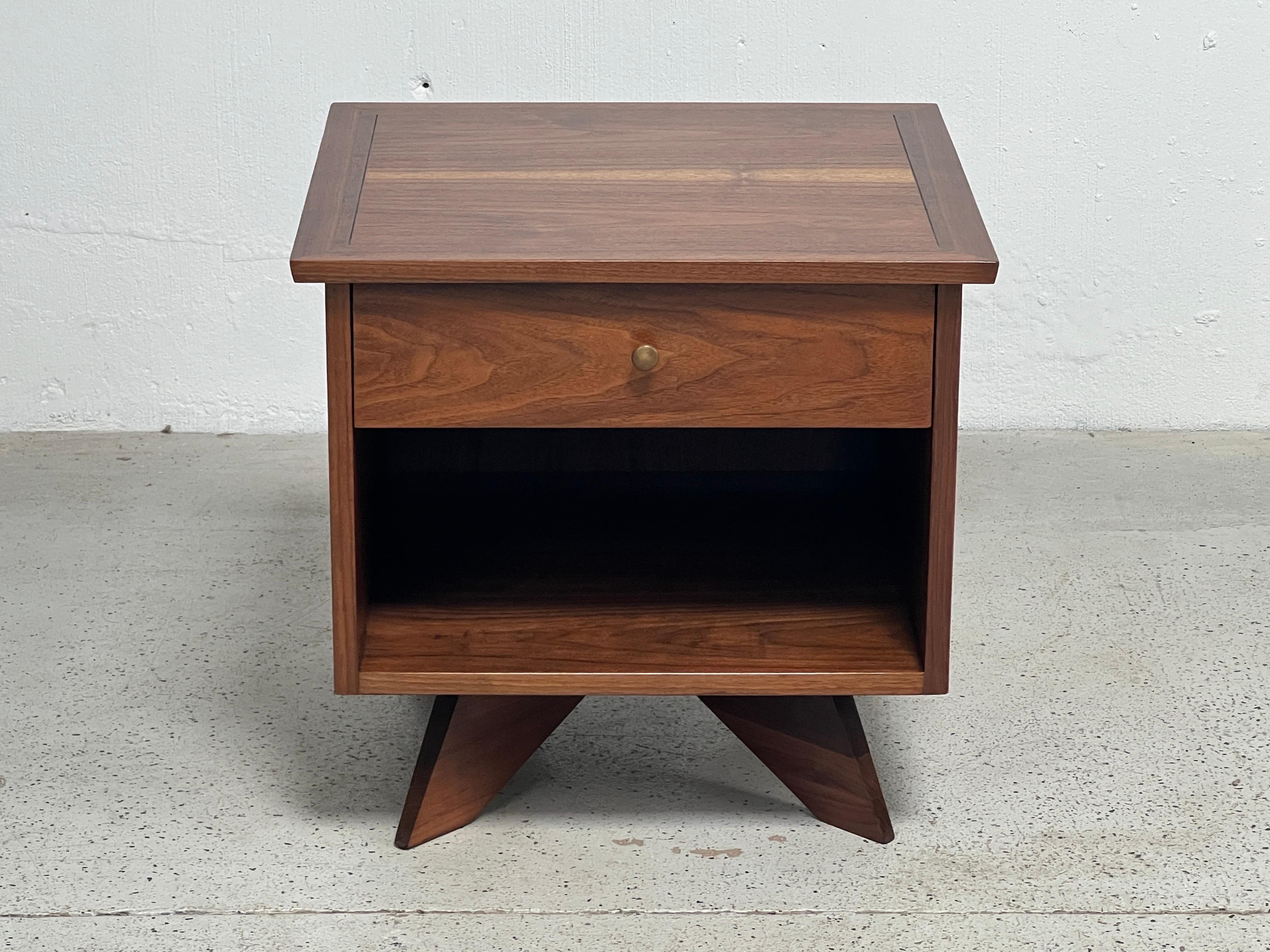 George Nakashima for Widdicomb Nightstand  In Good Condition For Sale In Dallas, TX