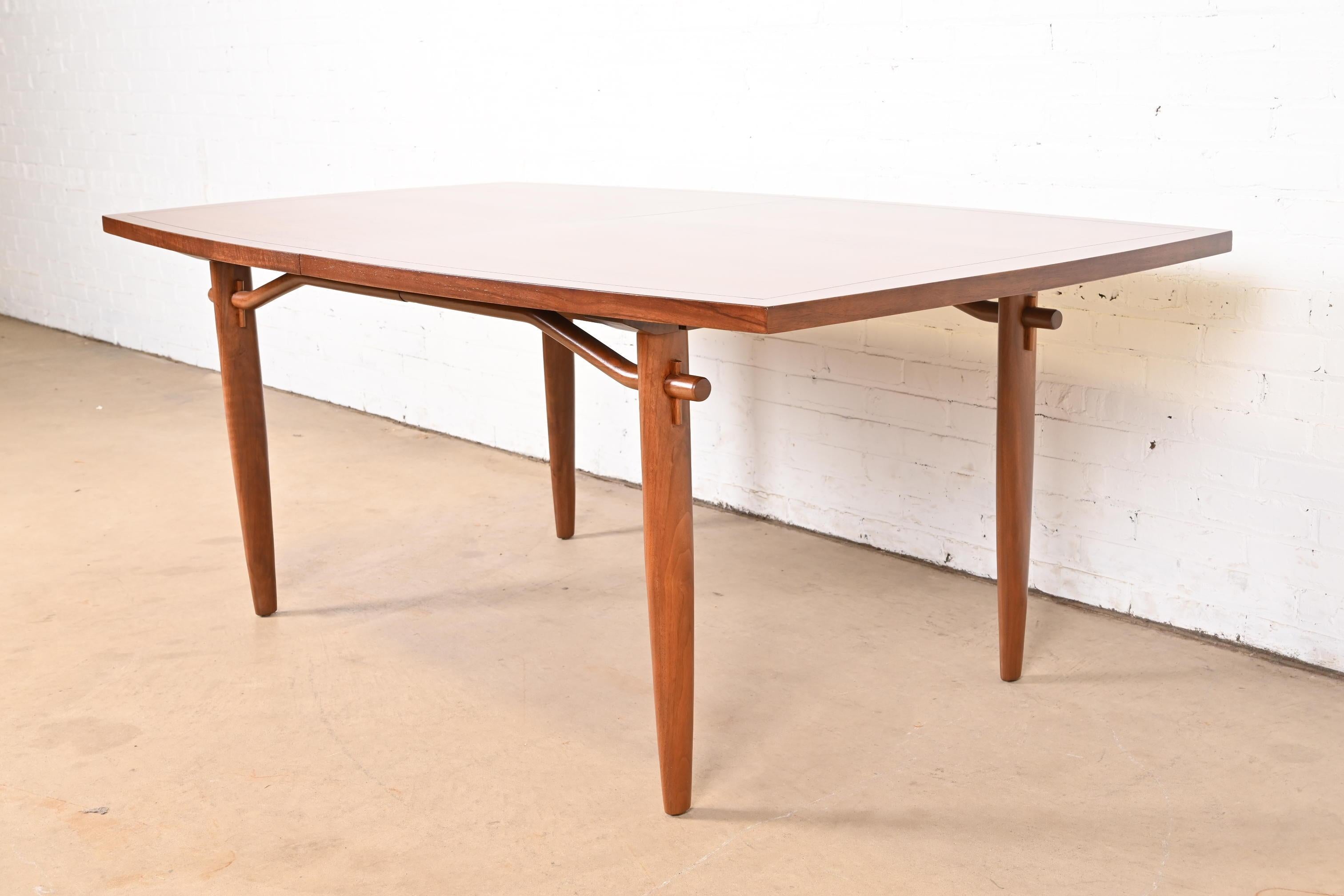 Table de salle à manger à rallonge George Nakashima de la collection Widdicomb Origins en vente 4