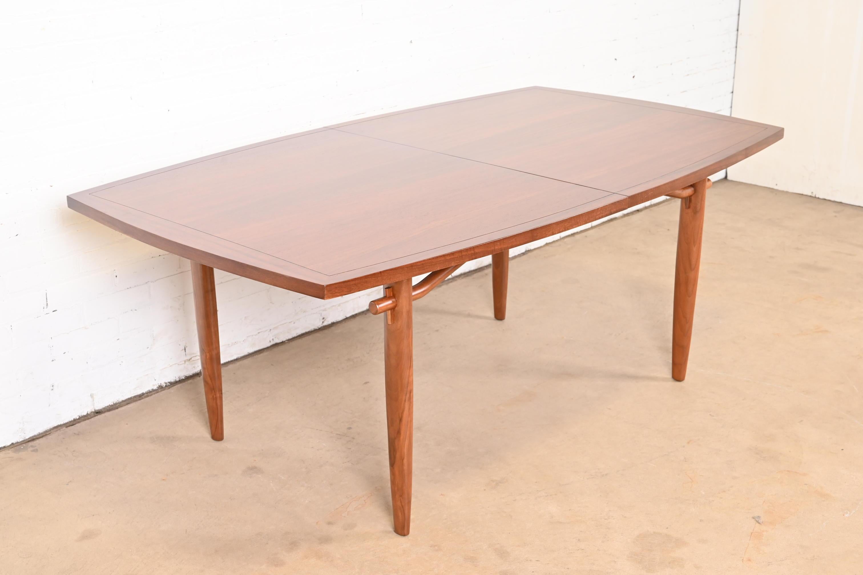 Table de salle à manger à rallonge George Nakashima de la collection Widdicomb Origins en vente 6