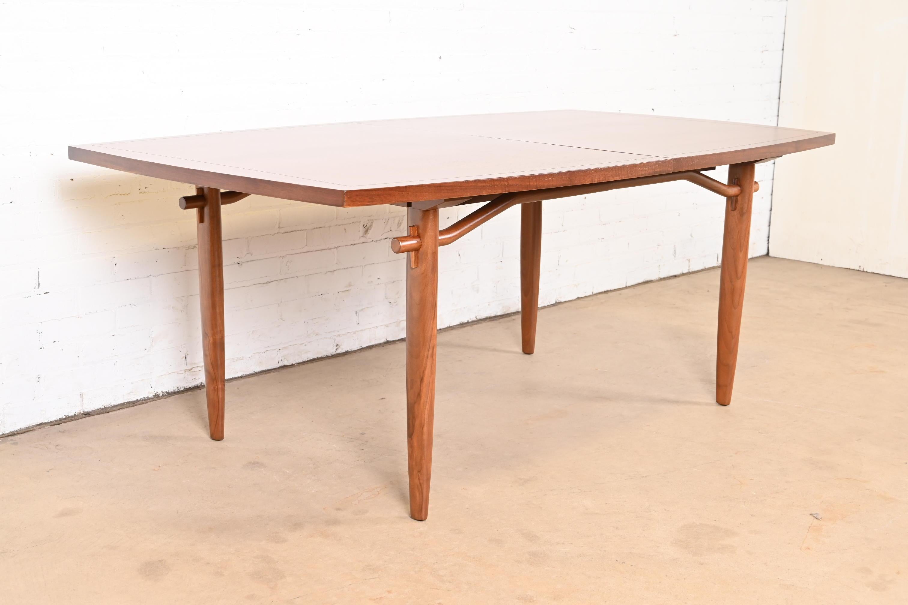 Table de salle à manger à rallonge George Nakashima de la collection Widdicomb Origins en vente 7