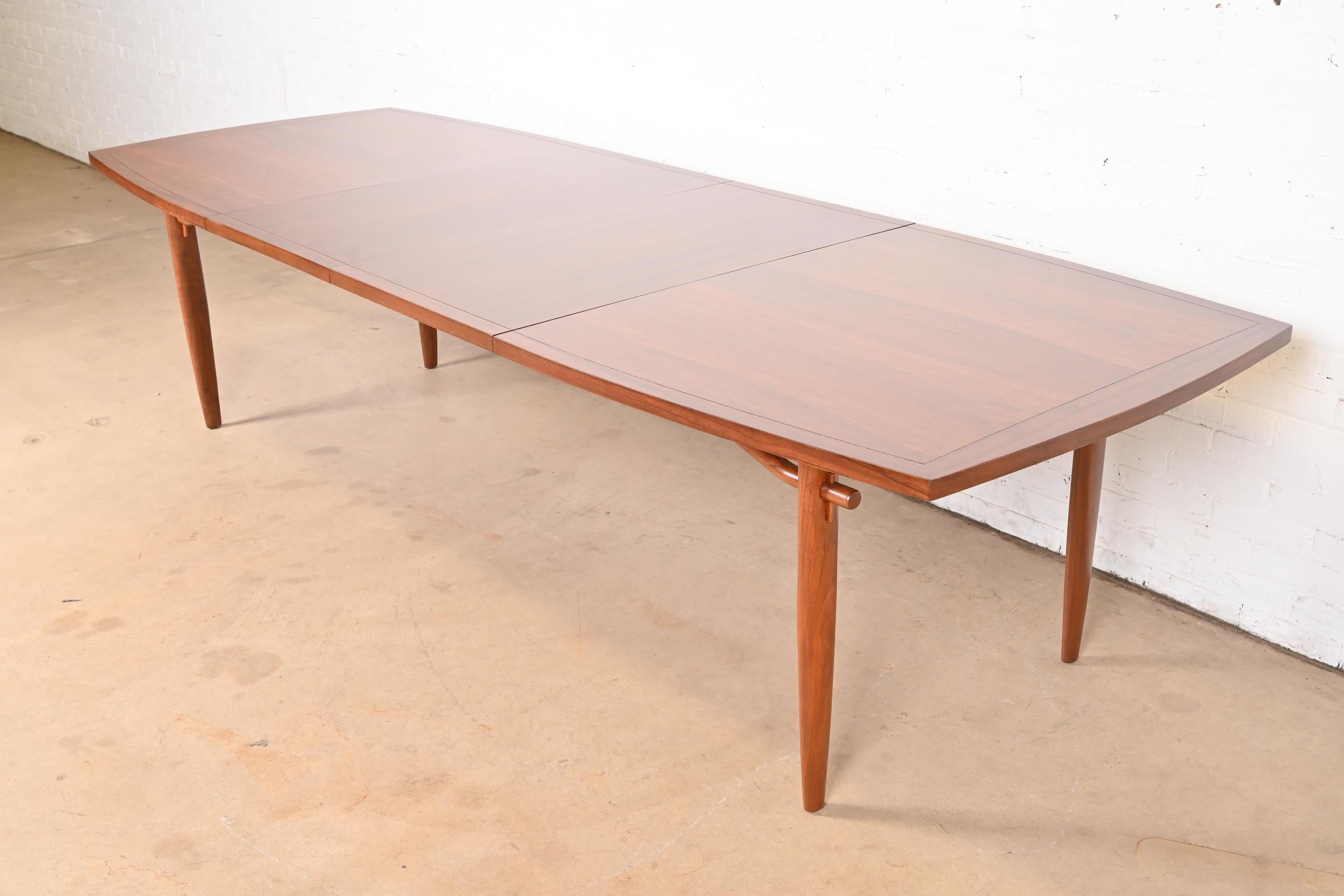 Américain Table de salle à manger à rallonge George Nakashima de la collection Widdicomb Origins en vente