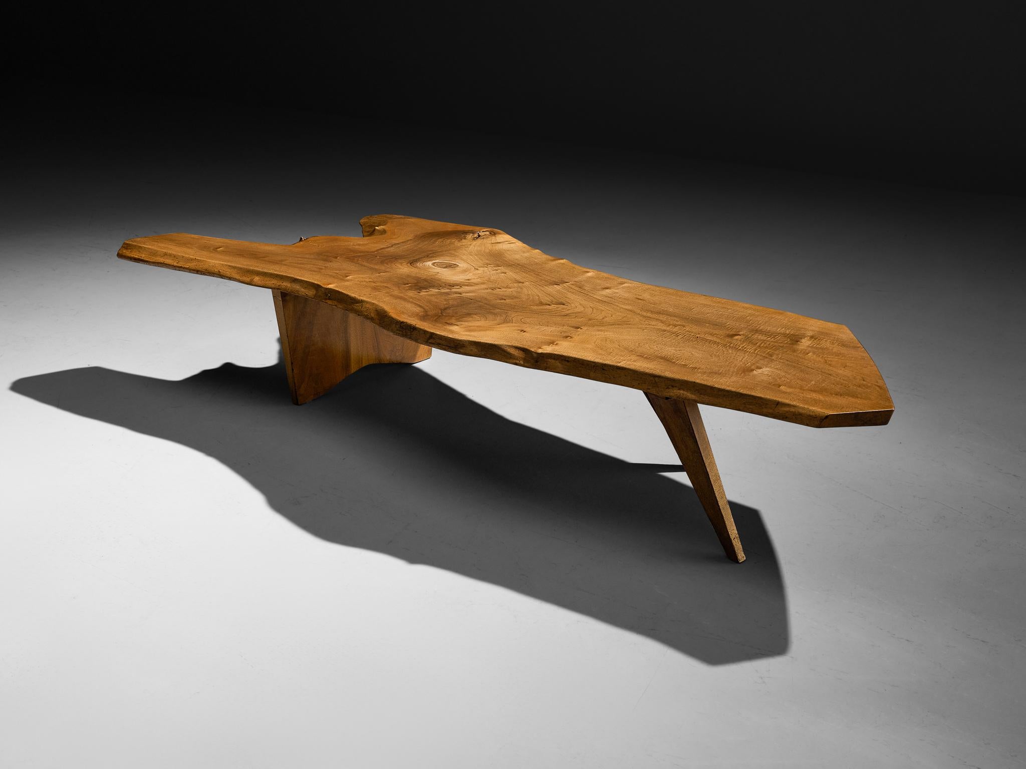 Milieu du XXe siècle Table basse à bord libre George Nakashima en noyer en vente