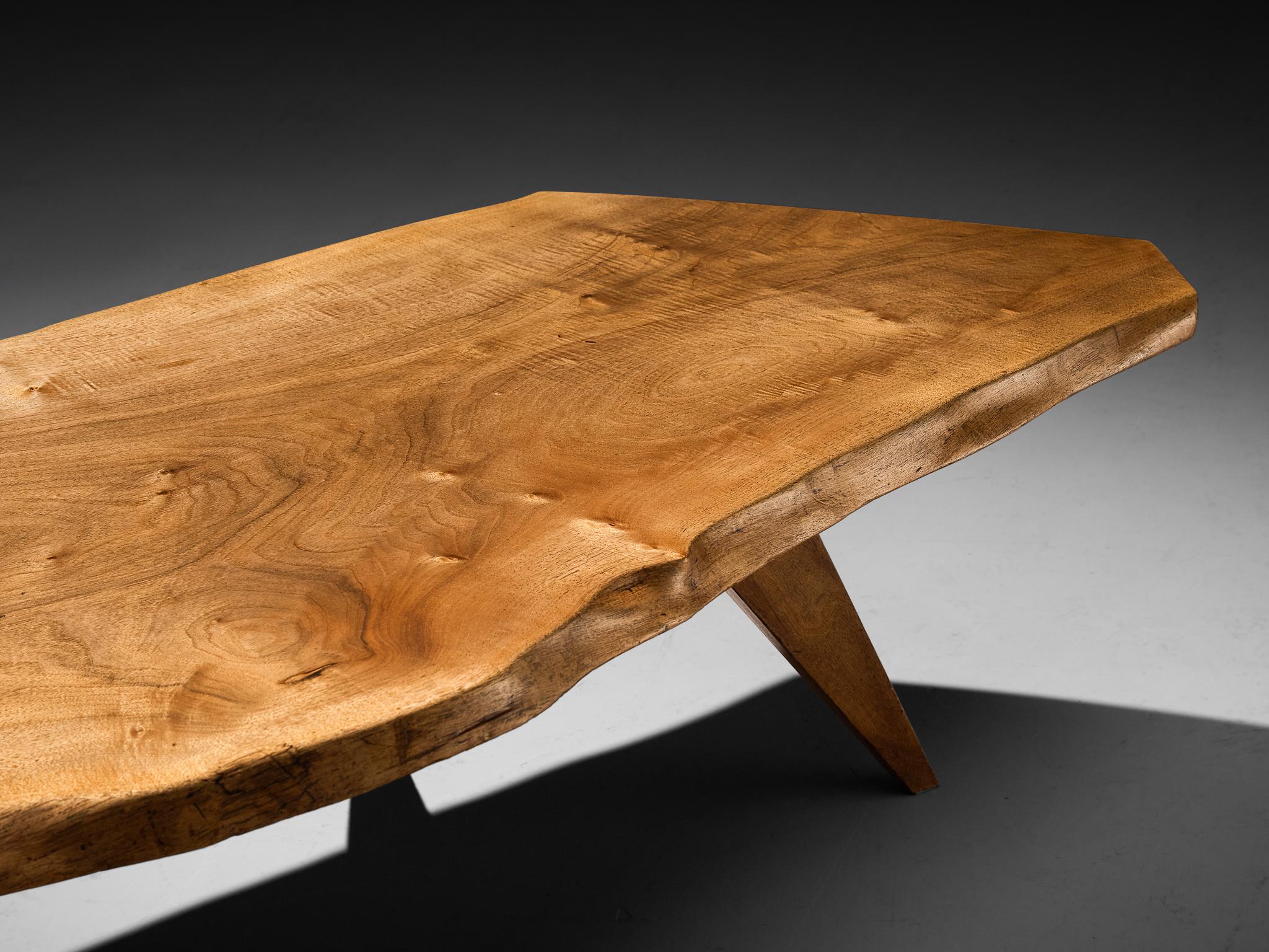 Noyer Table basse à bord libre George Nakashima en noyer en vente