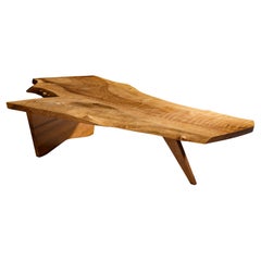 Table basse "Slab" à bord libre George Nakashima en noyer 