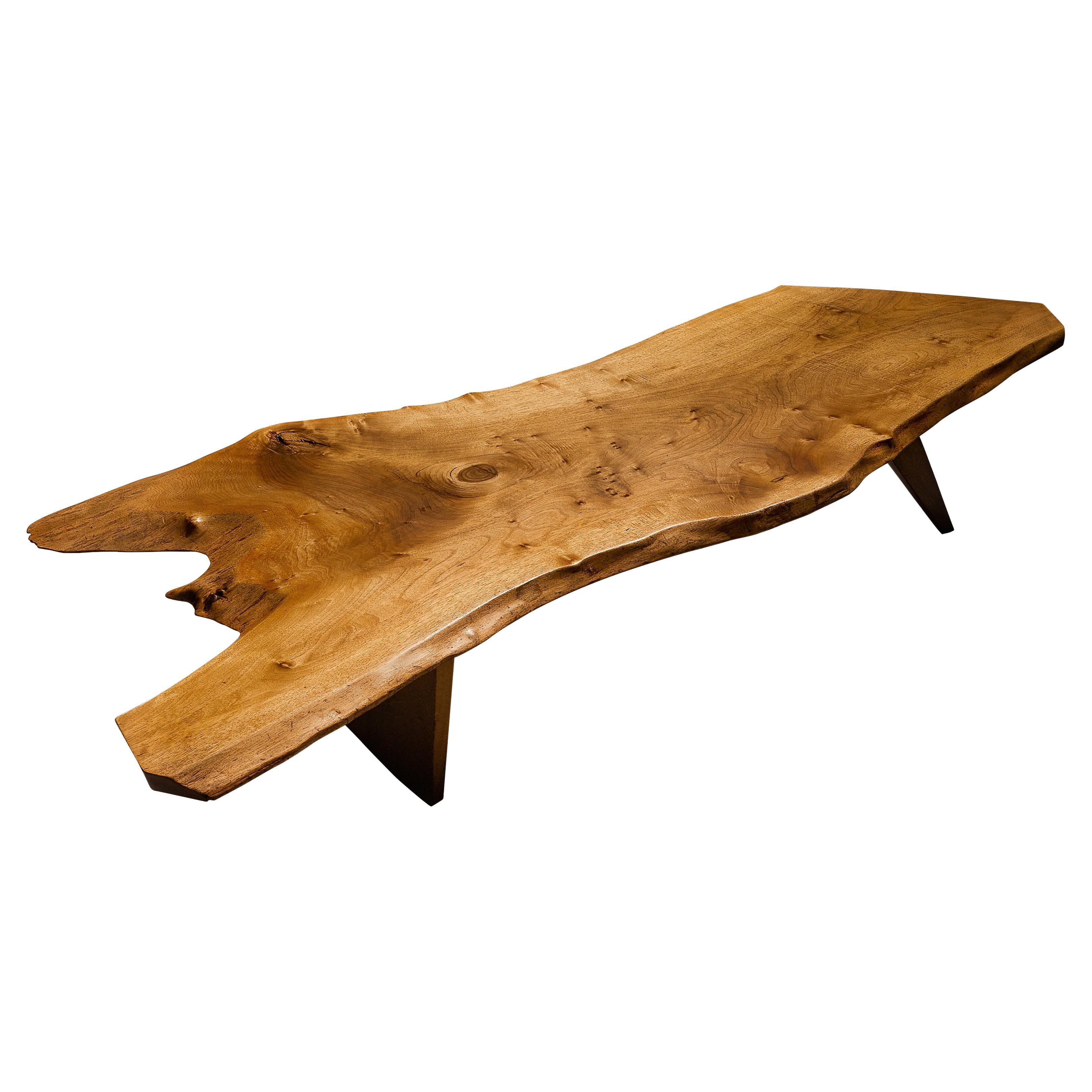 George Nakashima Free Edge Slab Couchtisch in Nussbaum
