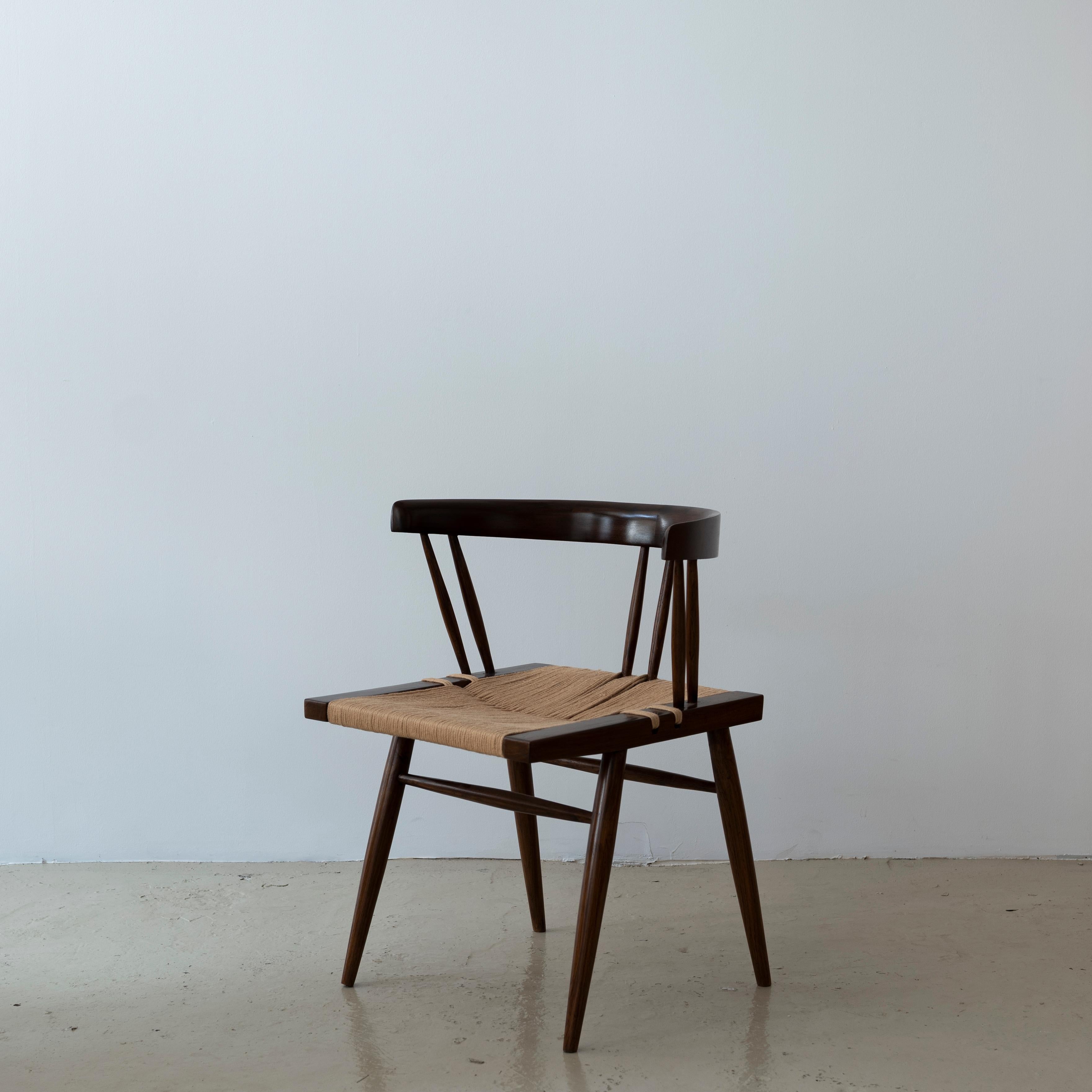 A grass-seated dining chair that designed by Japanese-American woodworker and architect George Nakashima.
He left the design and the drawings of 32 kinds of furniture while following his previous design when he visited NID (National Institute of