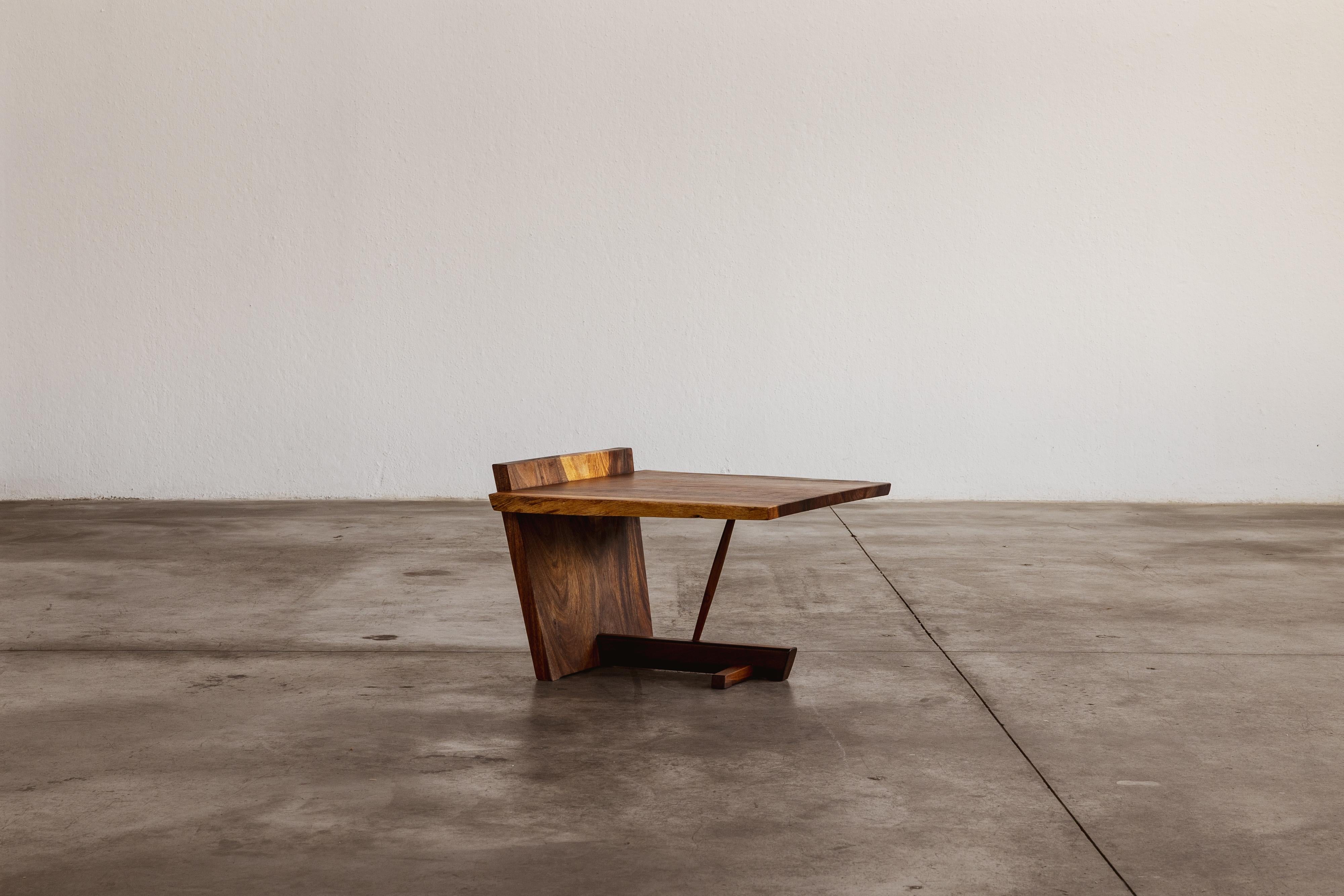 Noyer George Nakashima “Kevin” Side Table, 1967 en vente