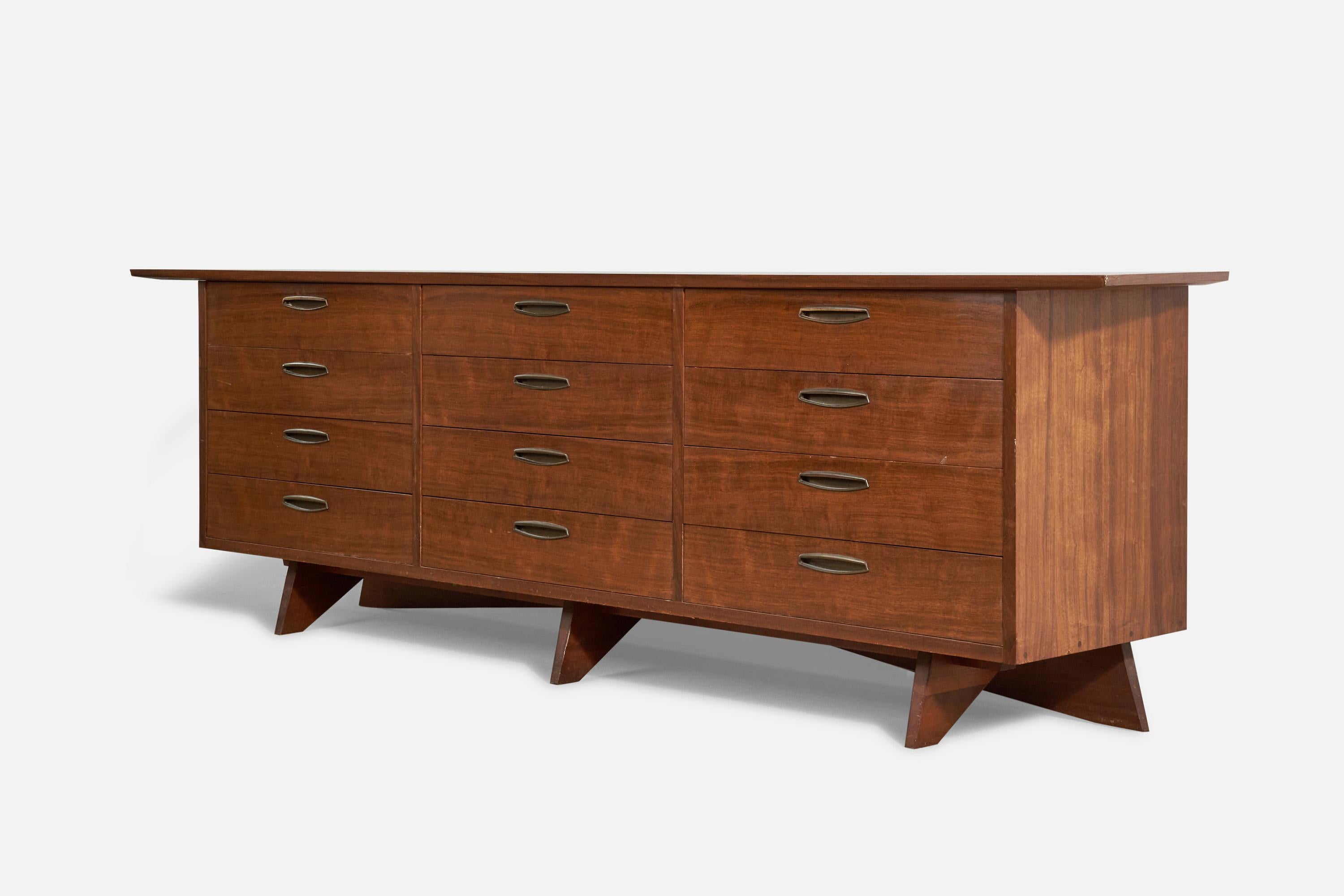 American George Nakashima, Large Chest of Drawers, Walnut, for Widdicomb, America 1960s For Sale