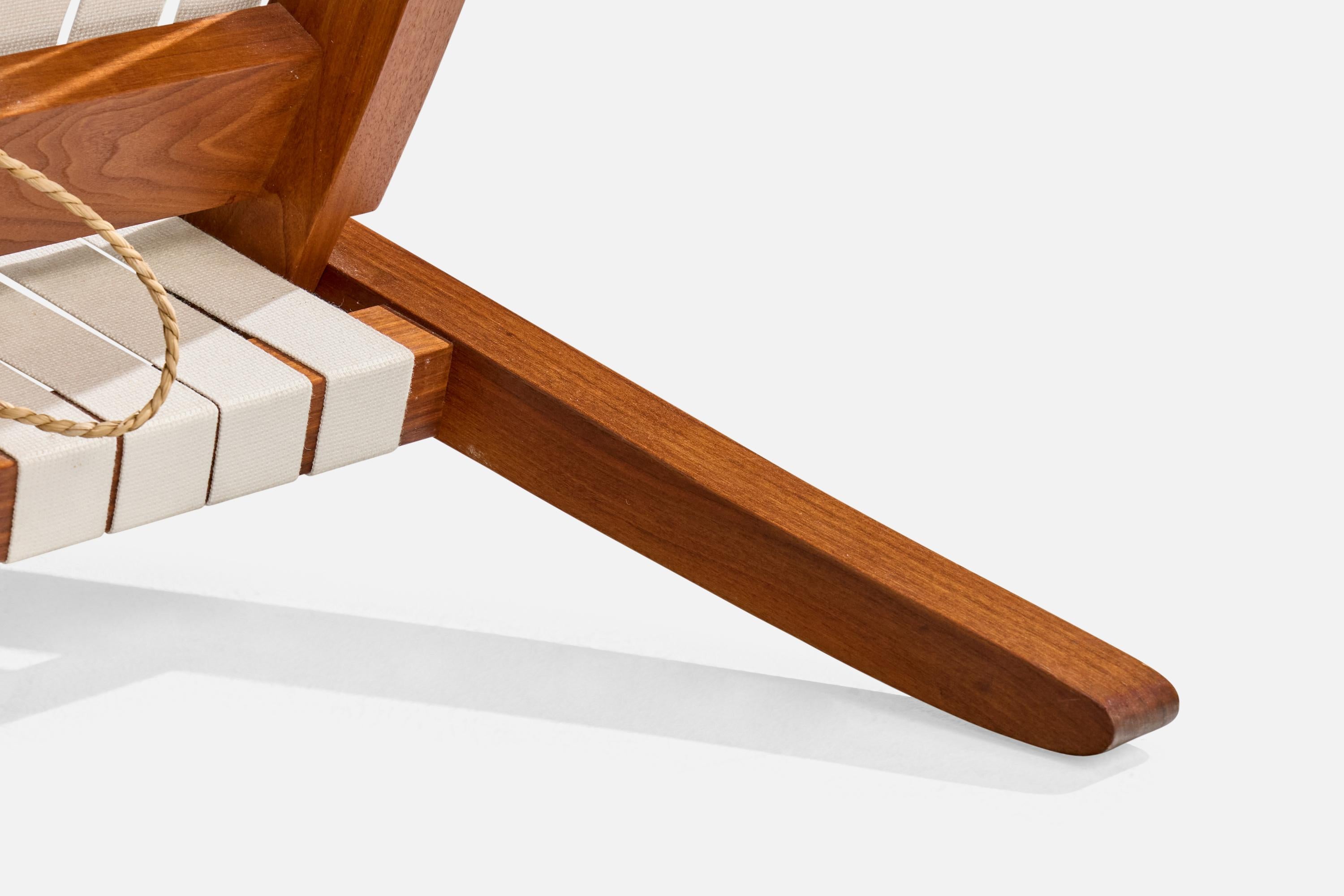 George Nakashima, Long Chair, Walnut, Cotton, Japan, 1980s For Sale 12