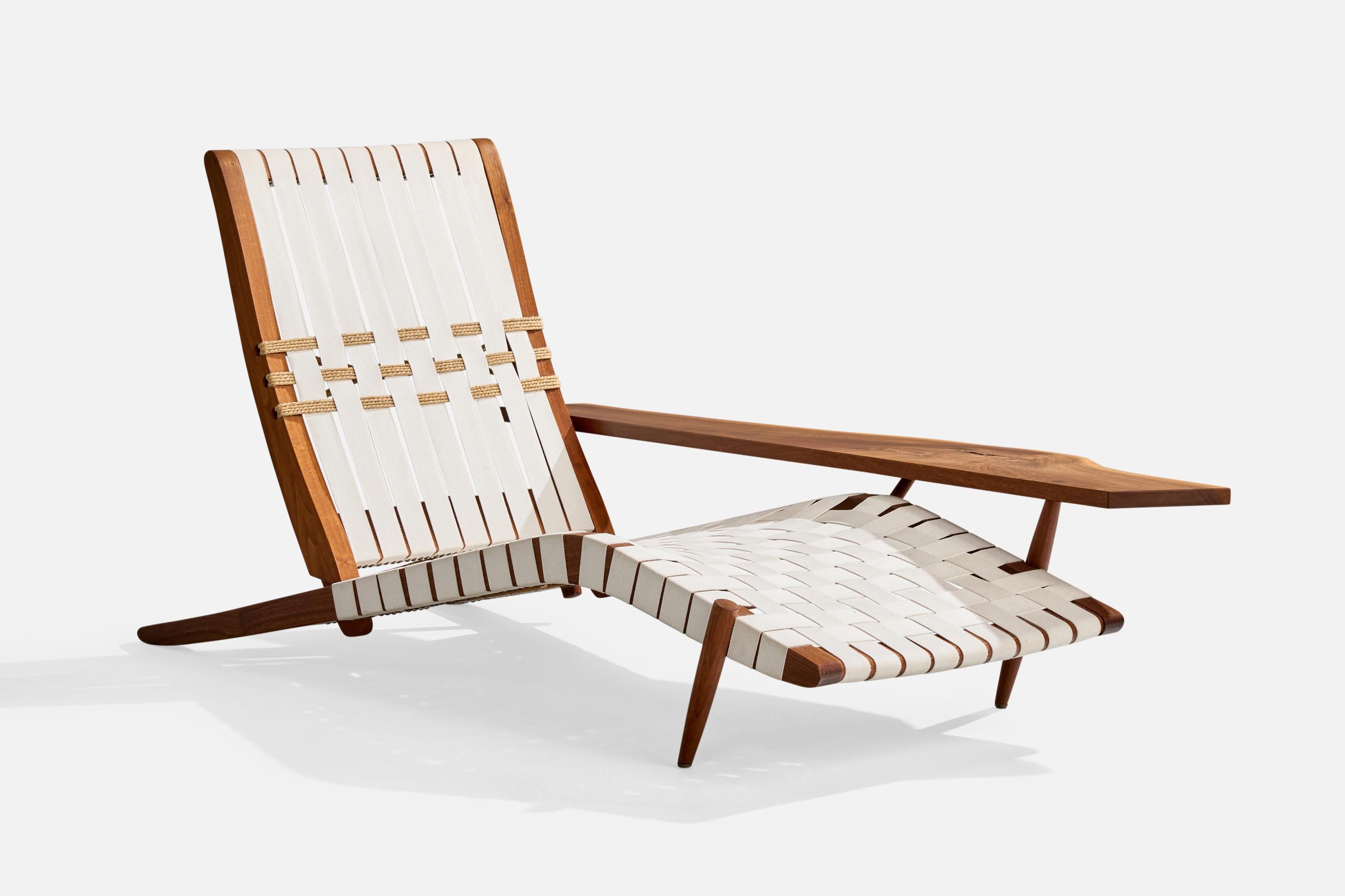 Japanese George Nakashima, Long Chair, Walnut, Cotton, Japan, 1980s For Sale