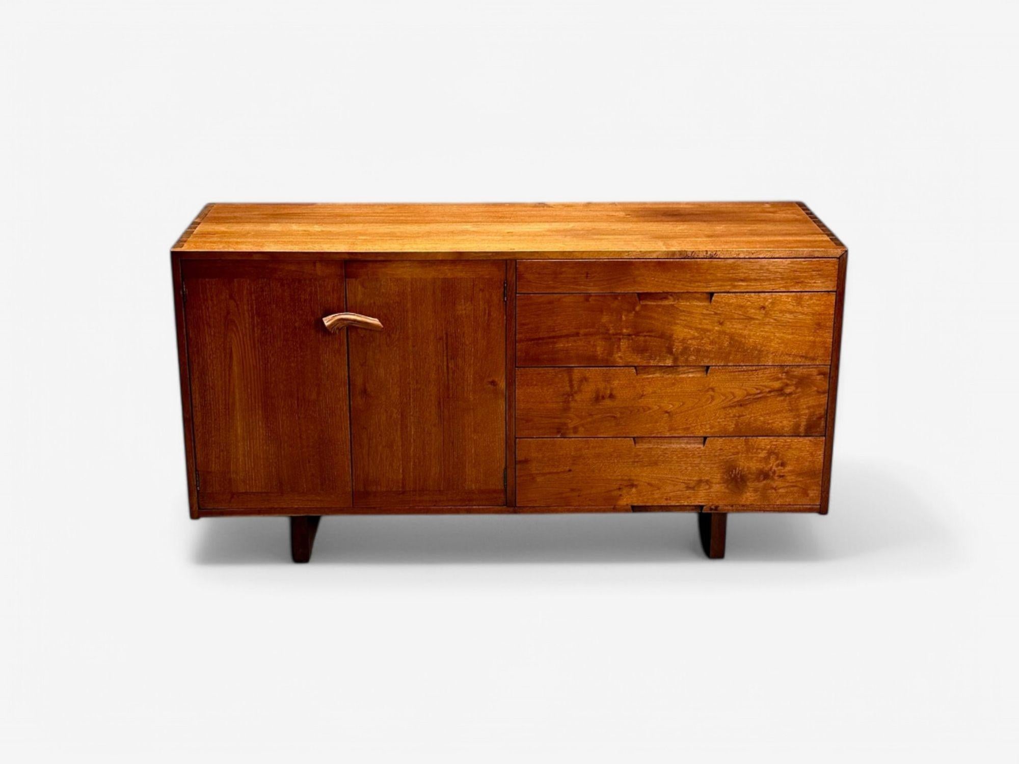 George Nakashima, Mid-Century Modern, American Walnut, Rare Dresser, USA, 1953 For Sale 1