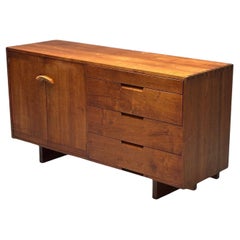 Seltene Kommode von George Nakashima, Mid-Century Modern, amerikanisches Nussbaumholz, Seltene Kommode, USA, 1953