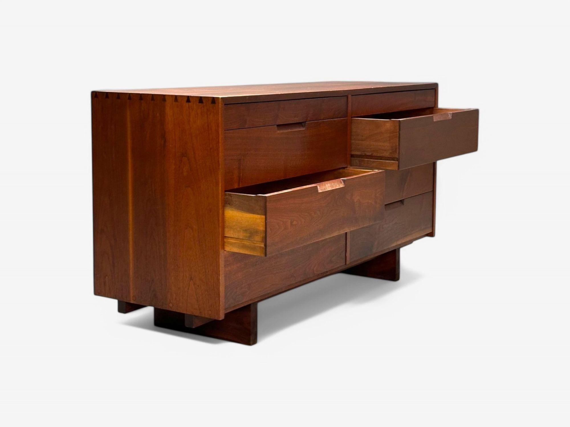 Mid-20th Century George Nakashima, Mid-Century Modern, Sap Walnut, Rare Dresser, USA, 1958 For Sale