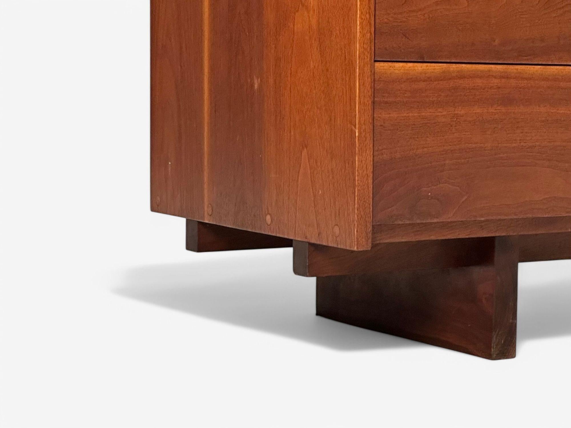 George Nakashima, Mid-Century Modern, Sap Walnut, Rare Dresser, USA, 1958 For Sale 3