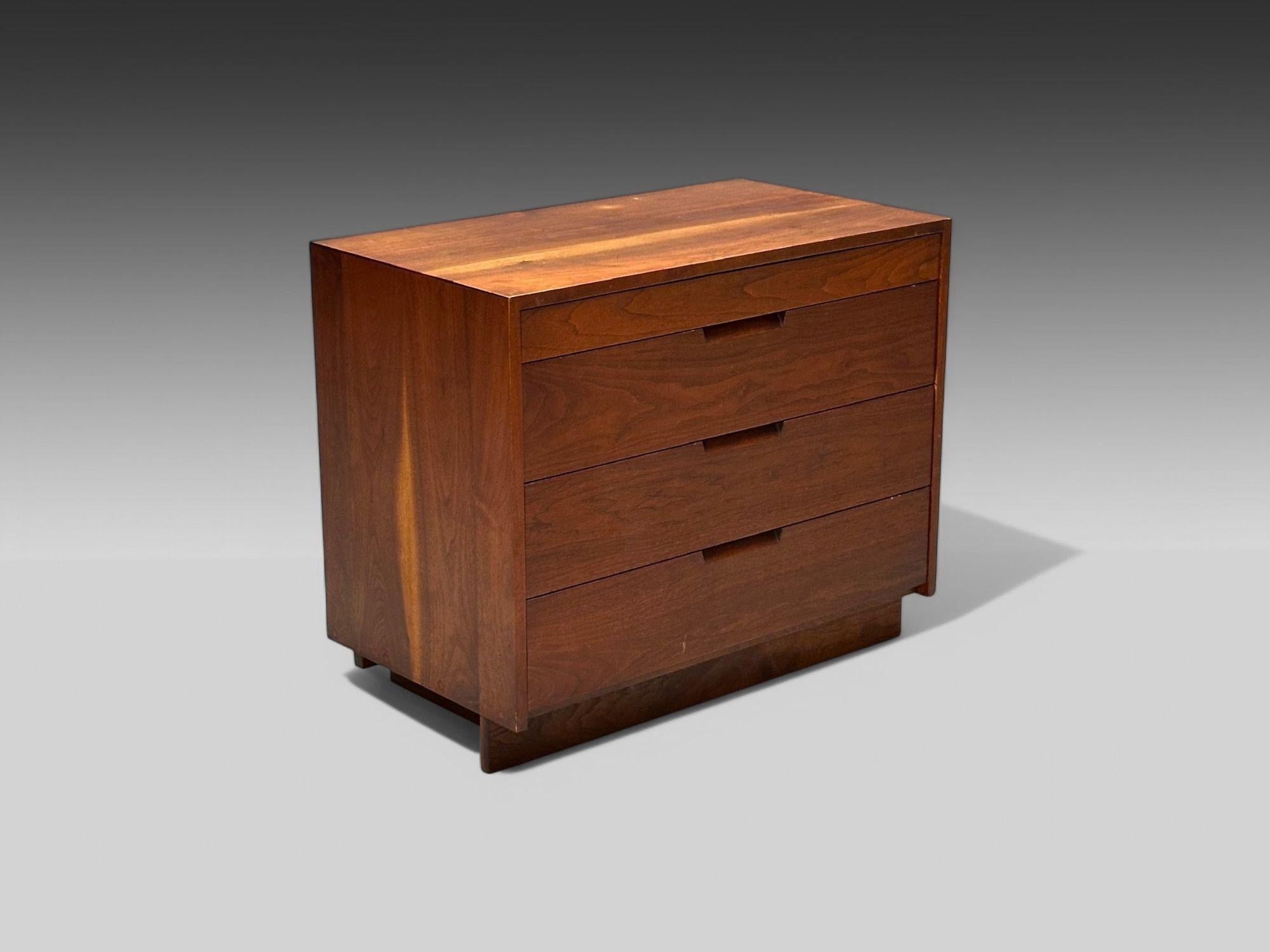 George Nakashima, Mid-Century Modern, Sap Walnut, Rare Chest of Drawers or Single Dresser, USA, 1957

Single Rectilinear chest designed by George Nakashima (1905-1990) for Nakashima Studio in 1957. Order Card from Nakashima Foundation dated 8/21/57.