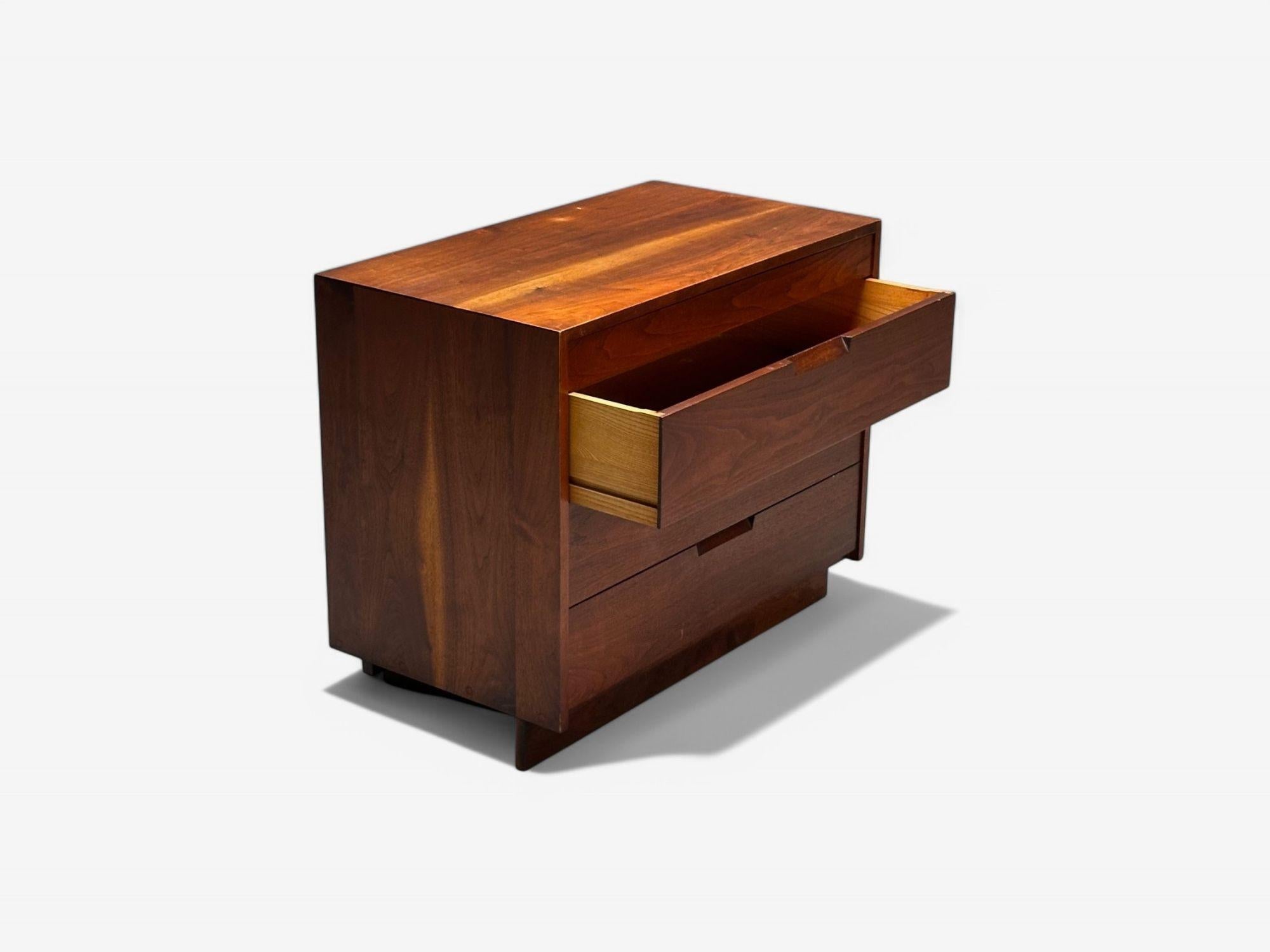 George Nakashima, Mid-Century Modern, Sap Walnut, Rare Nightstand, USA, 1957 For Sale 1