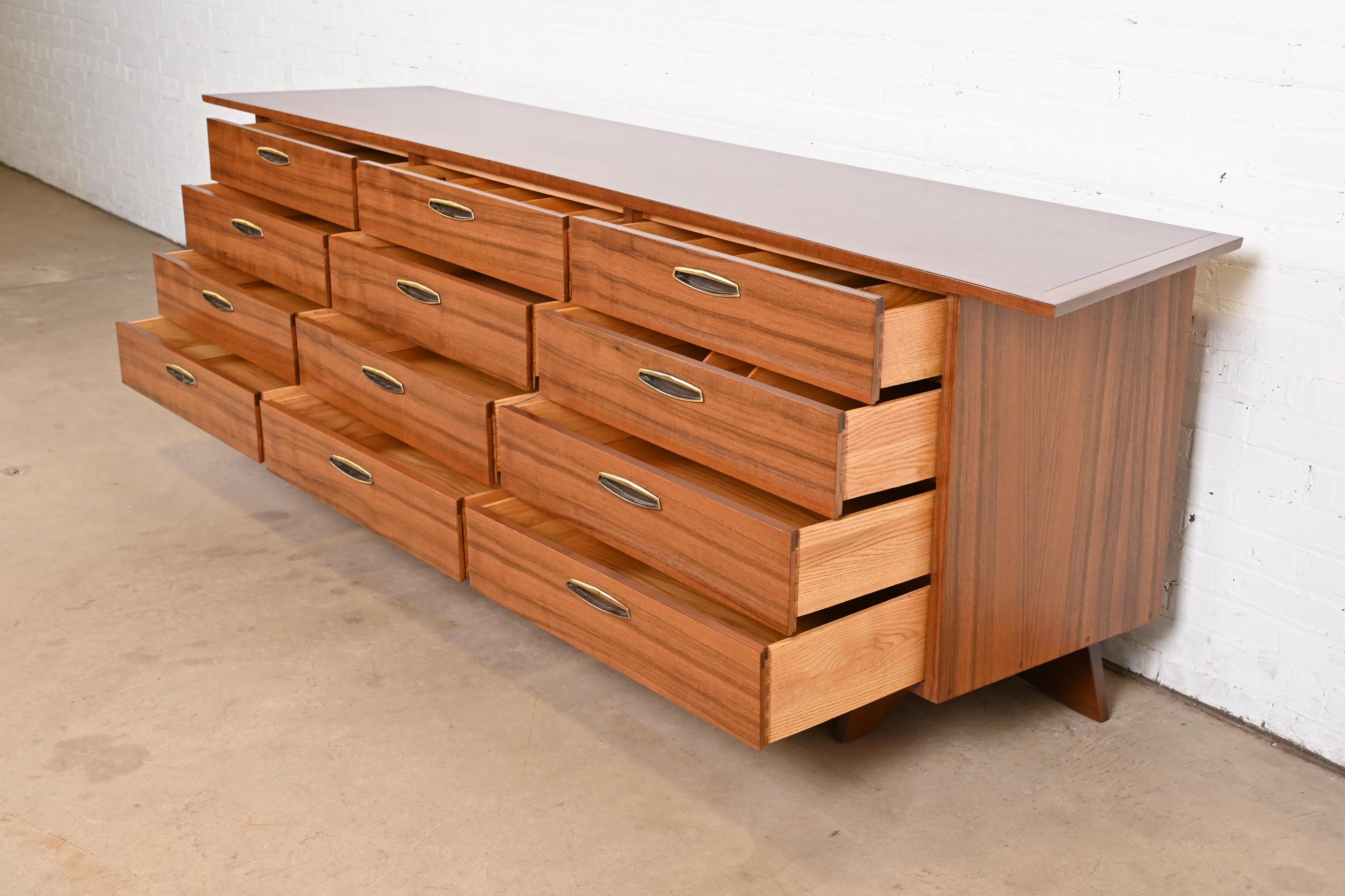 Mid-20th Century George Nakashima Monumental Sculpted East Indian Laurel Wood Dresser