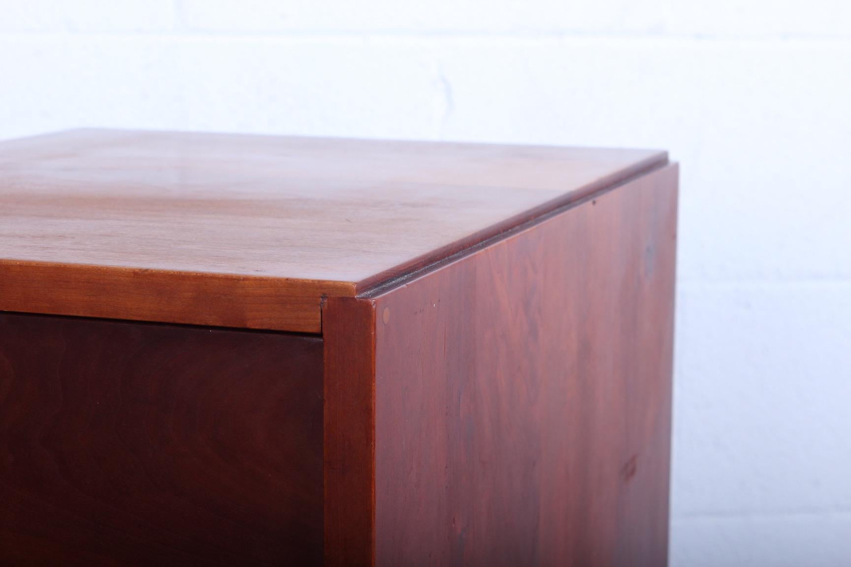 George Nakashima Nightstand in Cherry, 1963 In Good Condition In Dallas, TX