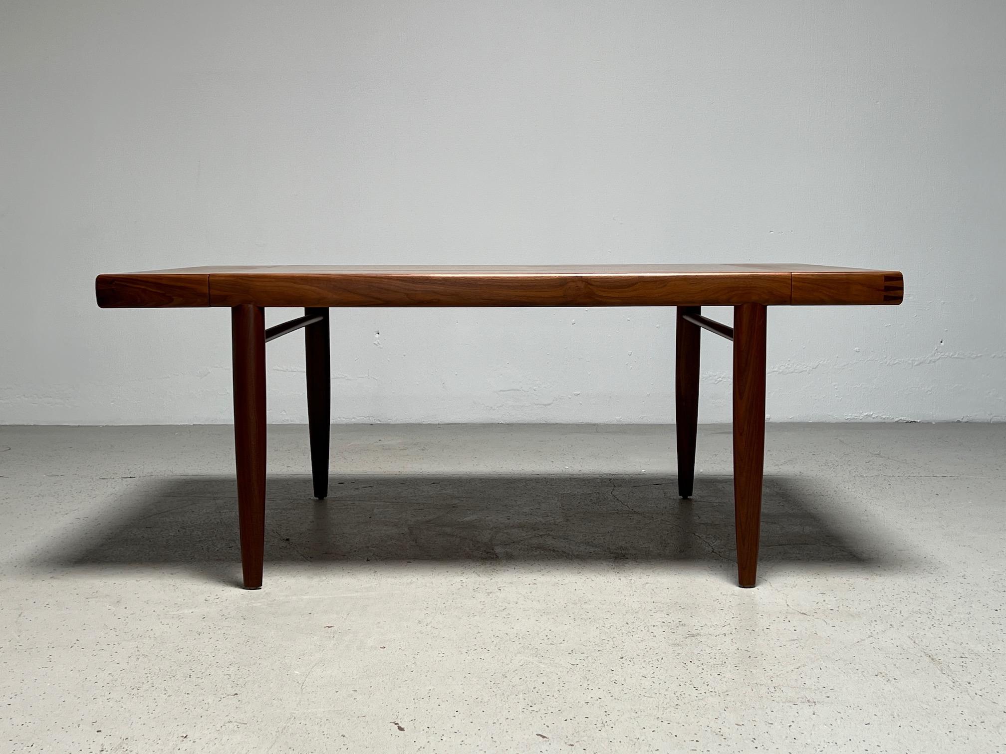 George Nakashima Origins Dining Table for Widdicomb In Good Condition In Dallas, TX