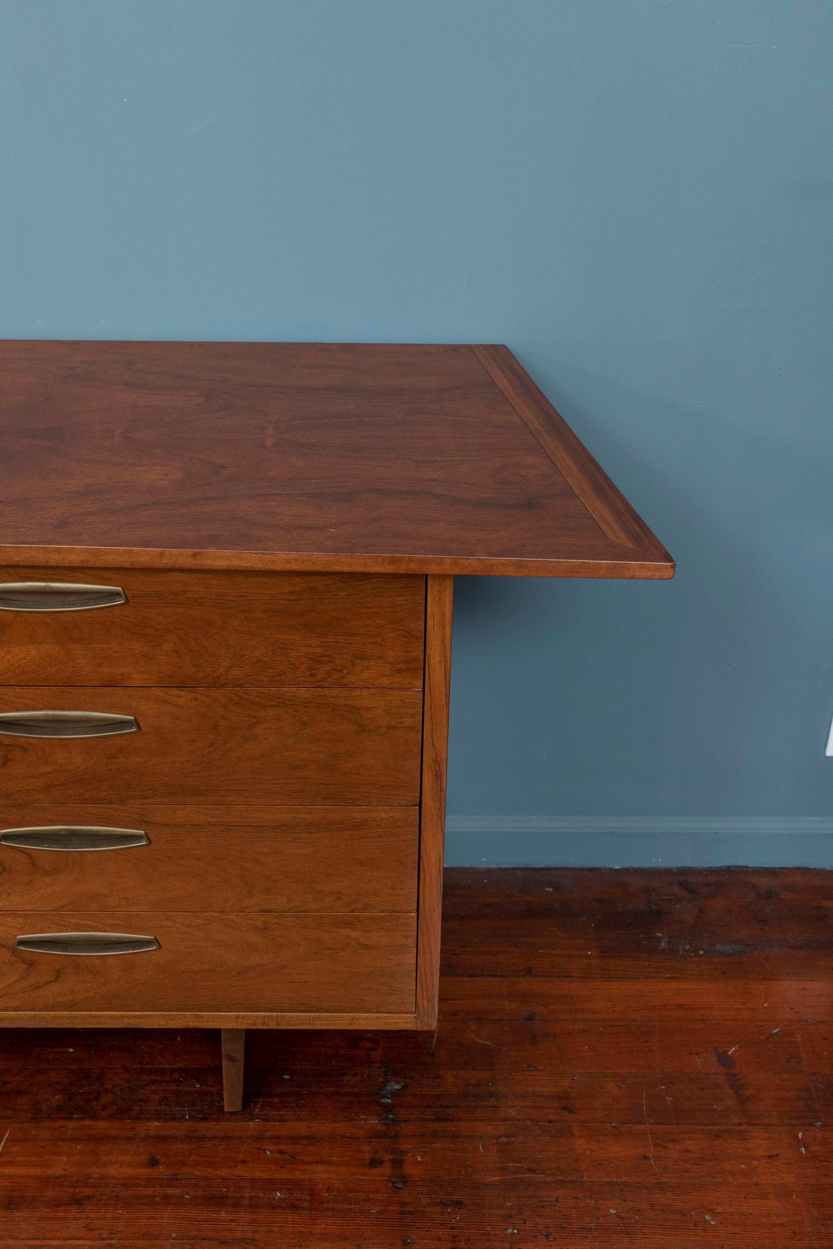 Mid-Century Modern George Nakashima Origins Dresser for Widdicomb For Sale